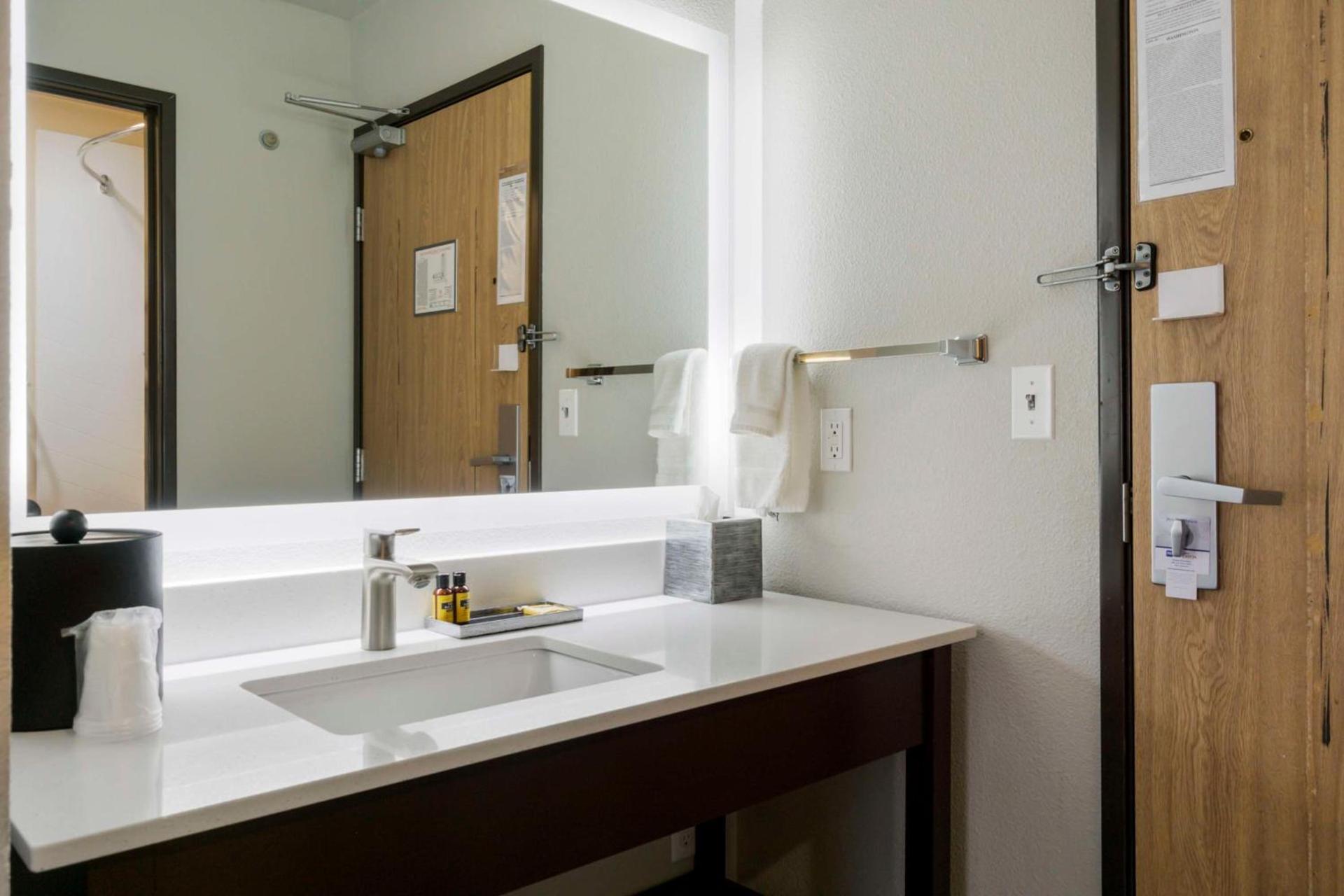 Best Western Plus Renton Inn photo 10