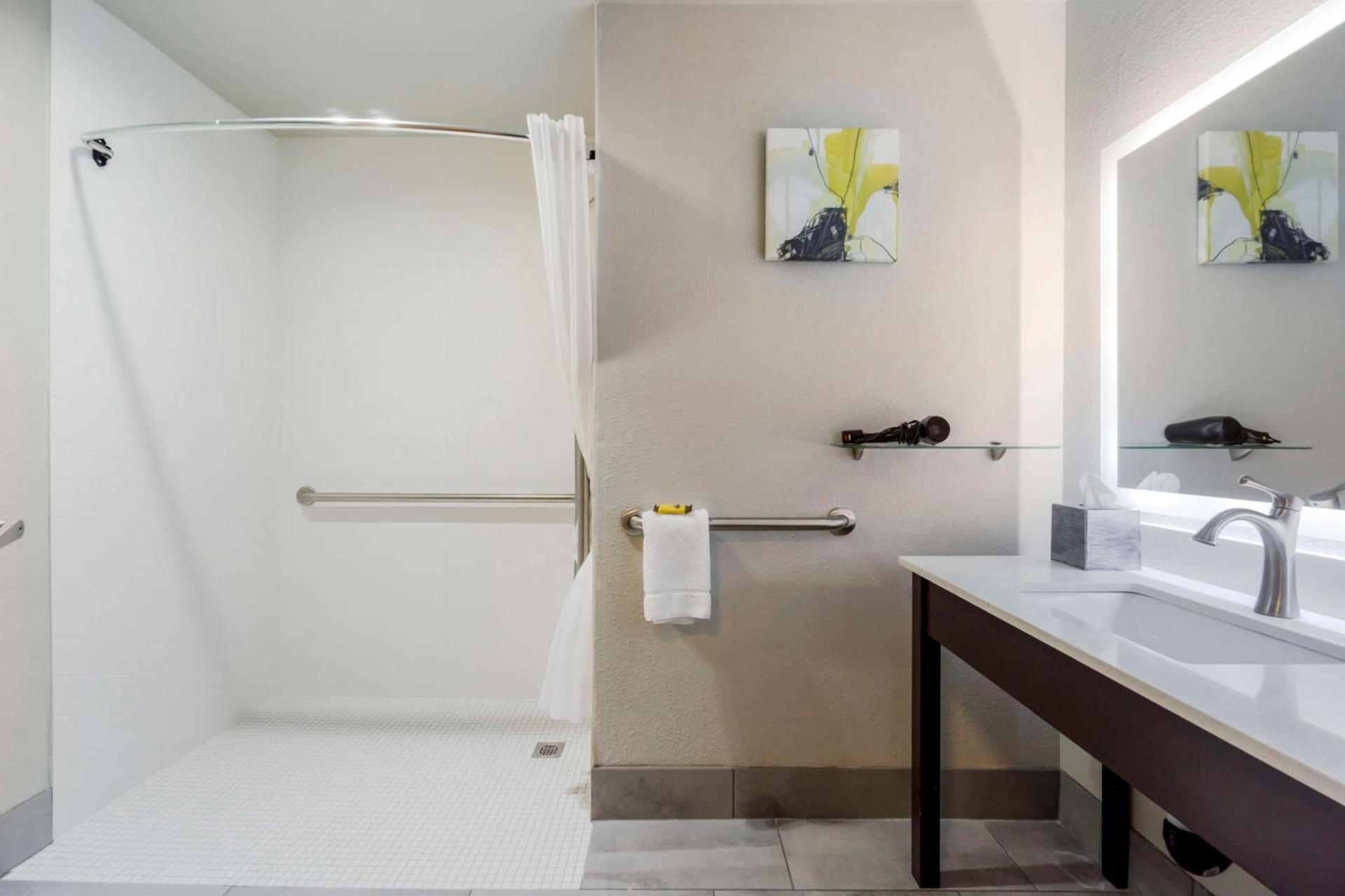 Best Western Plus Renton Inn photo 13