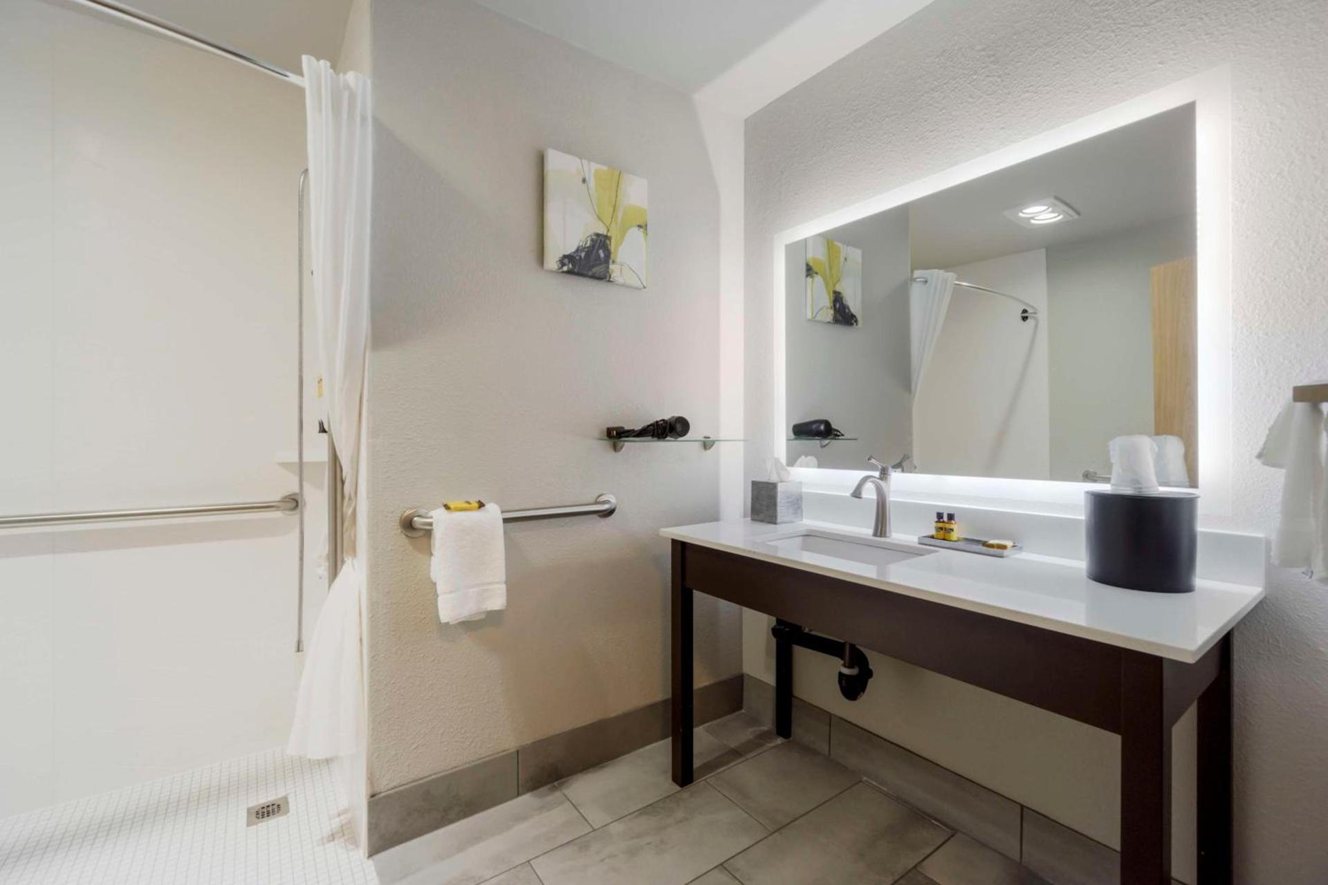 Best Western Plus Renton Inn photo 14