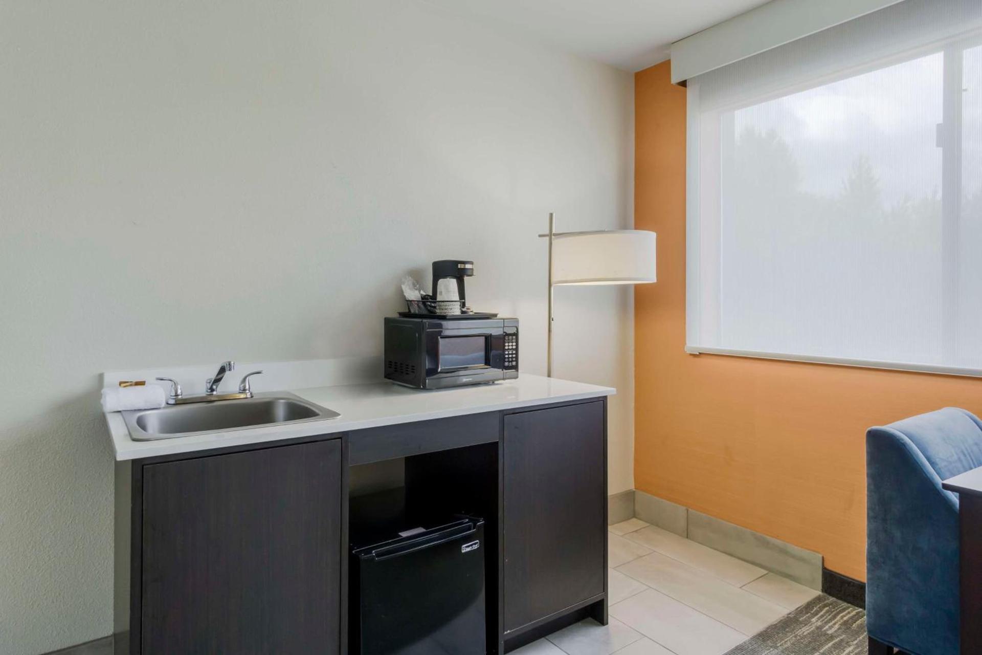 Best Western Plus Renton Inn photo 18