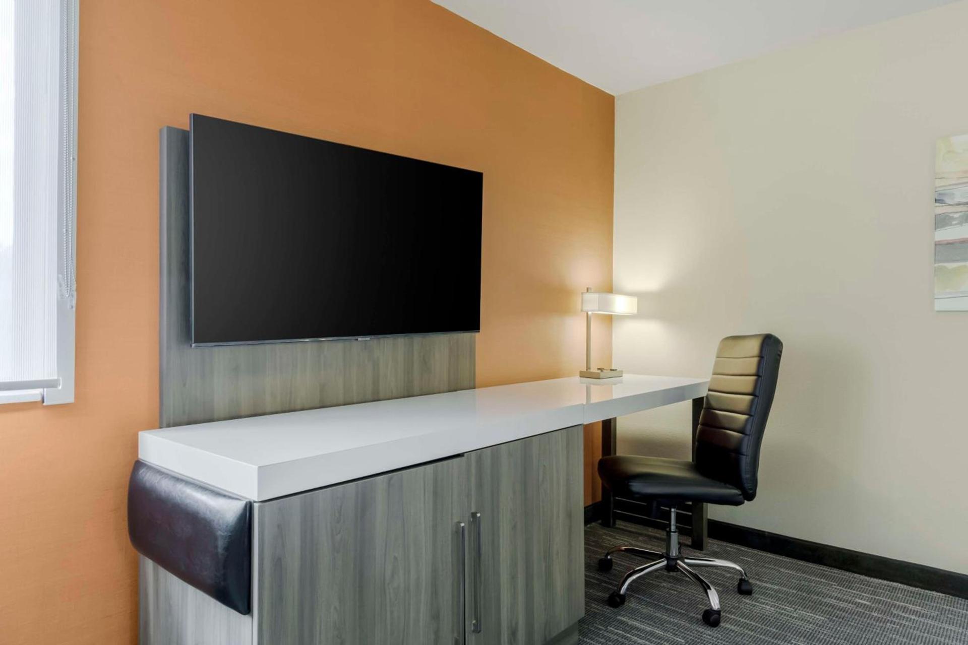 Best Western Plus Renton Inn photo 21
