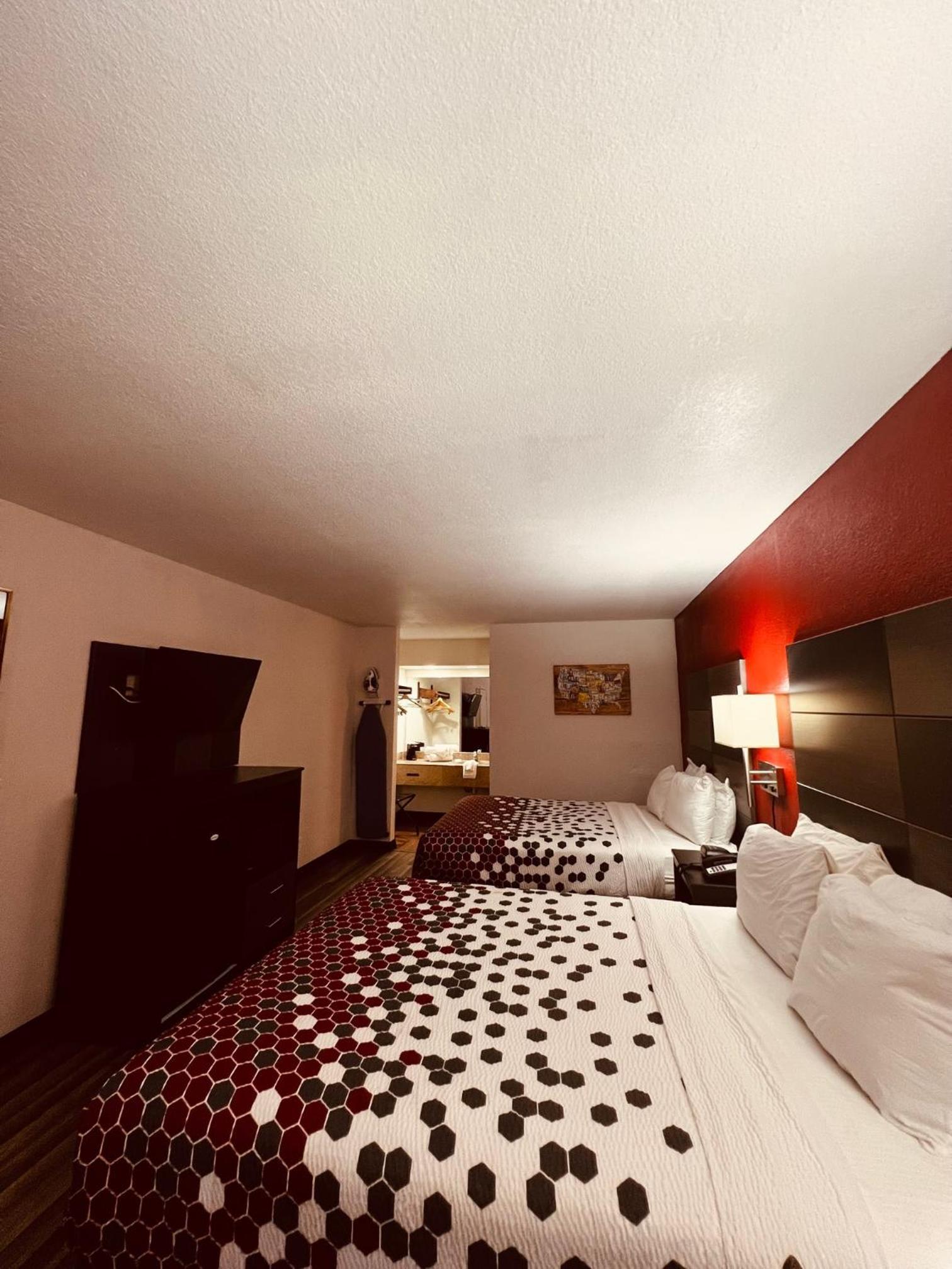 Econo Lodge Inn & Suites Downtown San Antonio Riverwalk Area photo 35