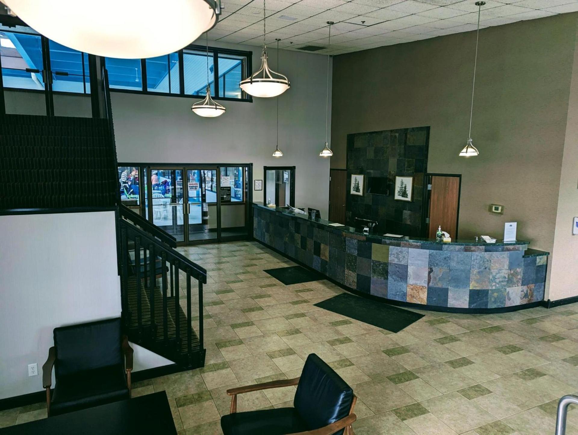 Woodfield Inn and Suites photo 24