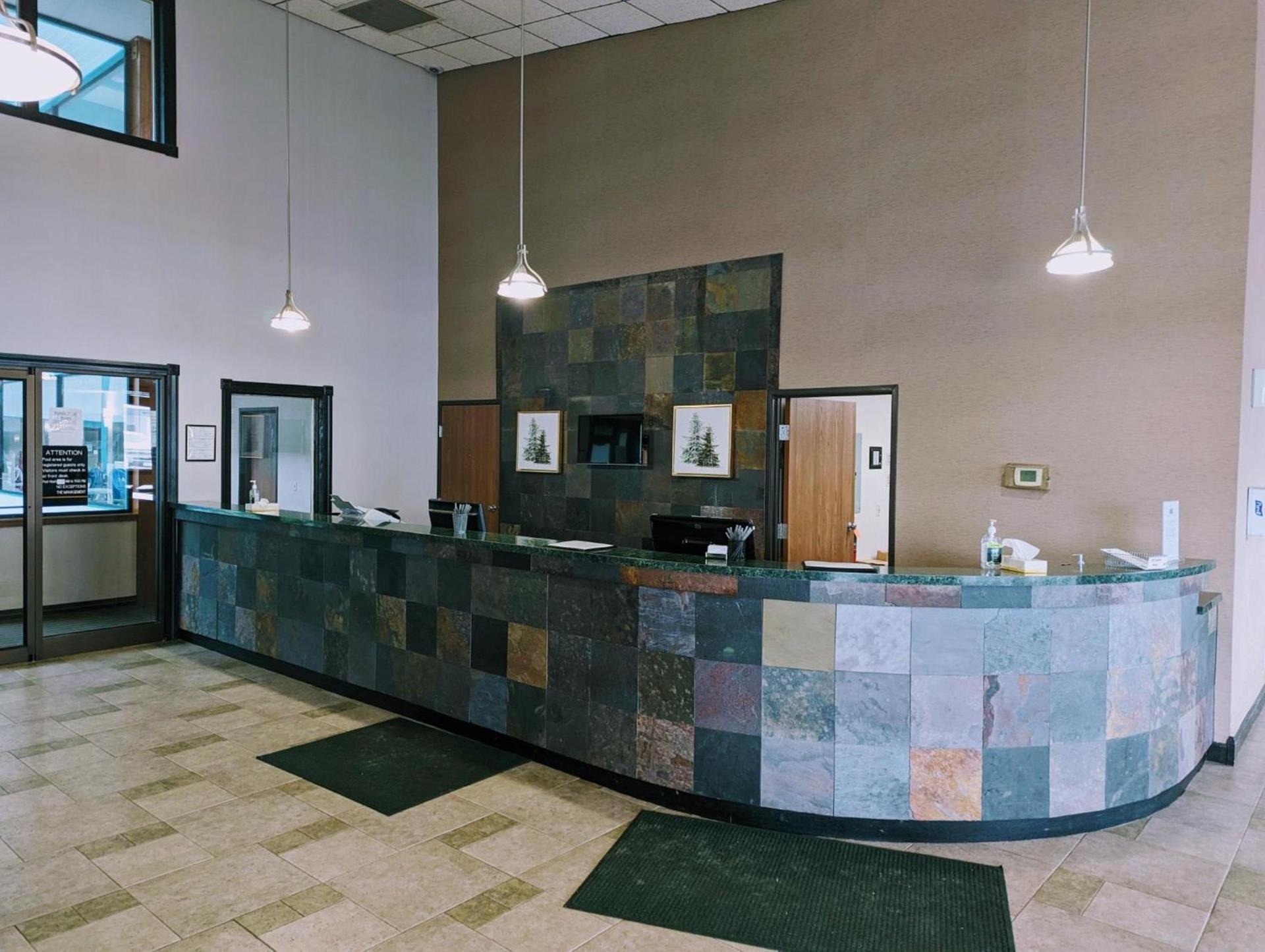 Woodfield Inn and Suites photo 25