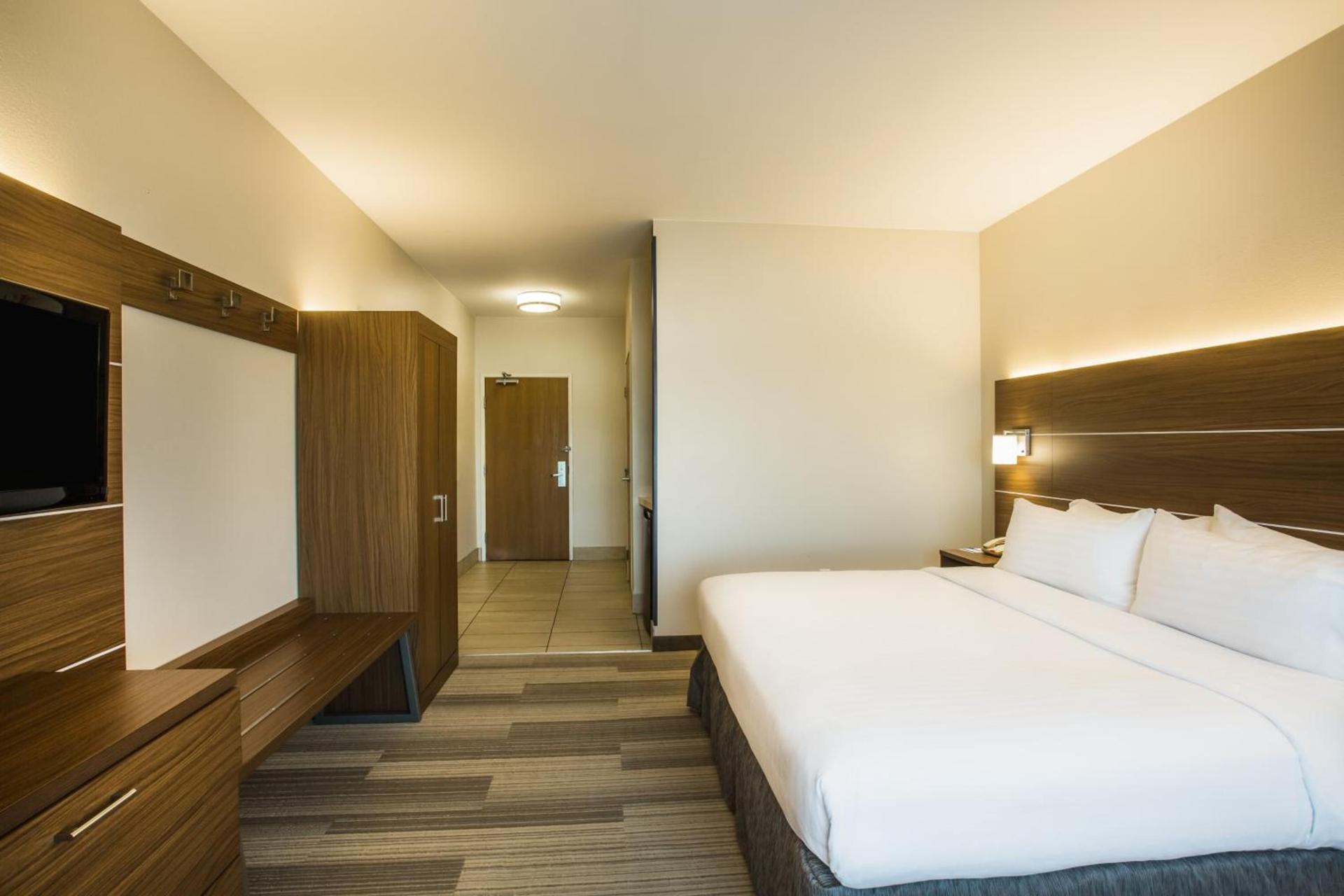 Holiday Inn Express Hotel & Suites Cedar City by IHG photo 40