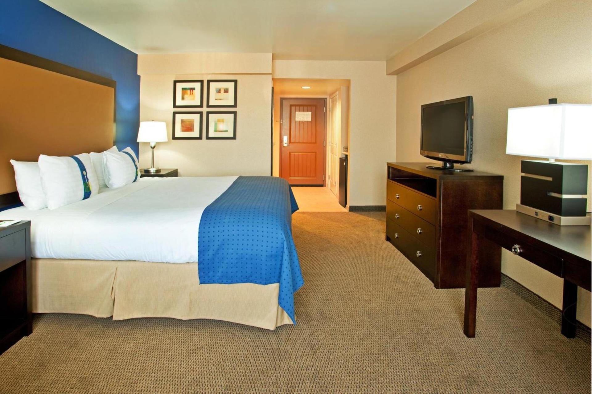 Holiday Inn & Suites Phoenix Airport by IHG photo 22