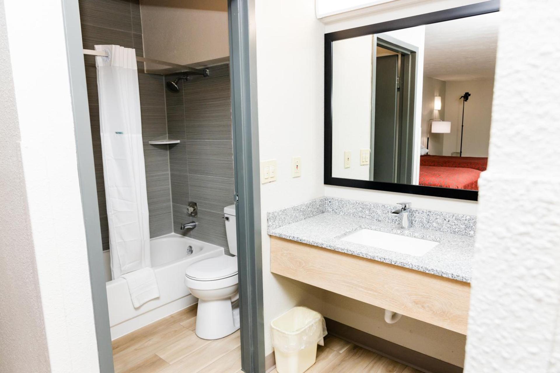 Days Inn by Wyndham Cincinnati East photo 30