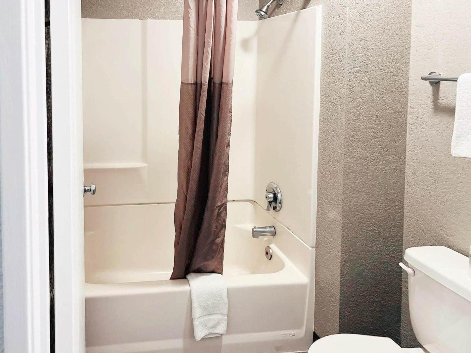 Motel 6-Marina, CA - Monterey photo 45