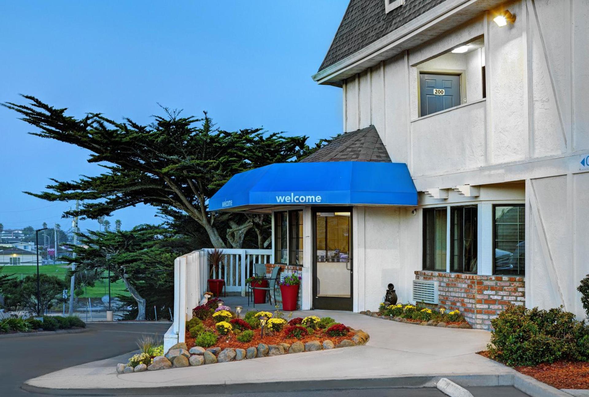 Motel 6-Marina, CA - Monterey photo 39