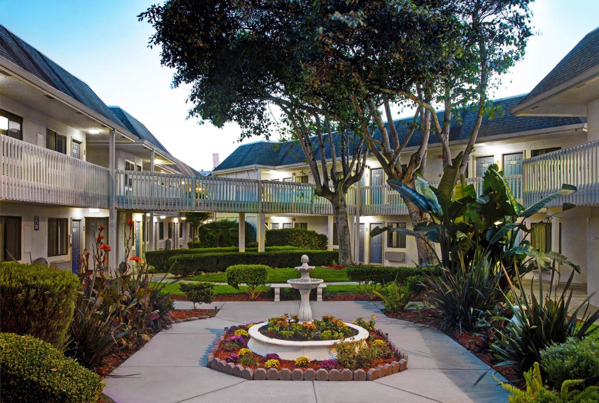 Motel 6-Marina, CA - Monterey photo 40