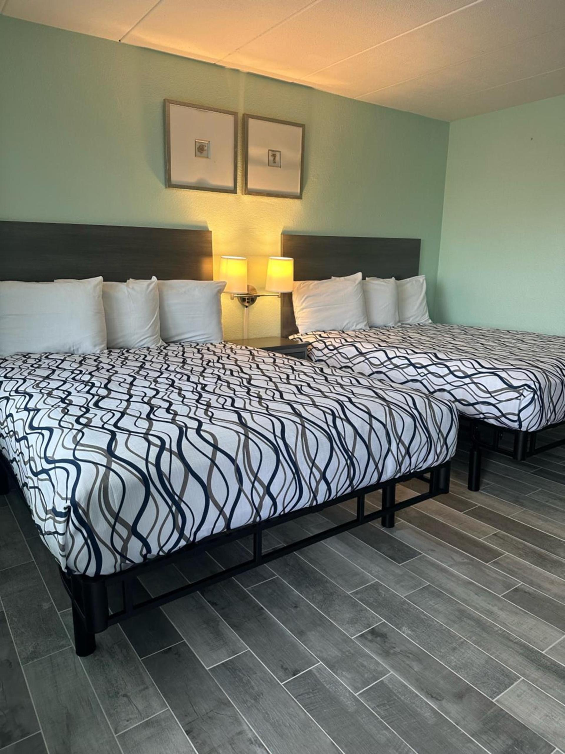 Royal Canadian Motel photo 12