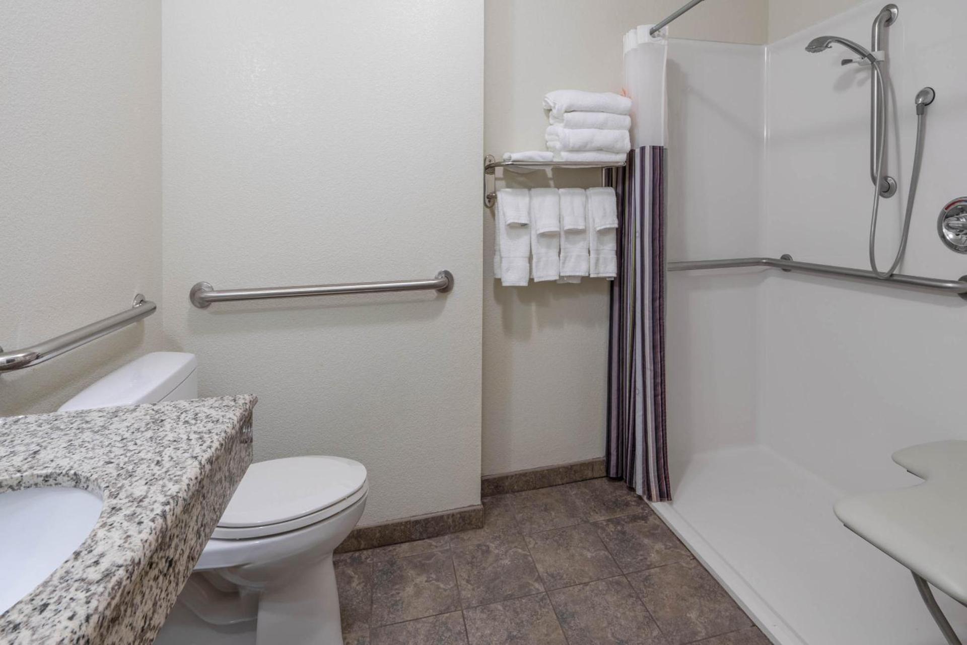 La Quinta Inn & Suites by Wyndham Loveland Estes Park photo 38