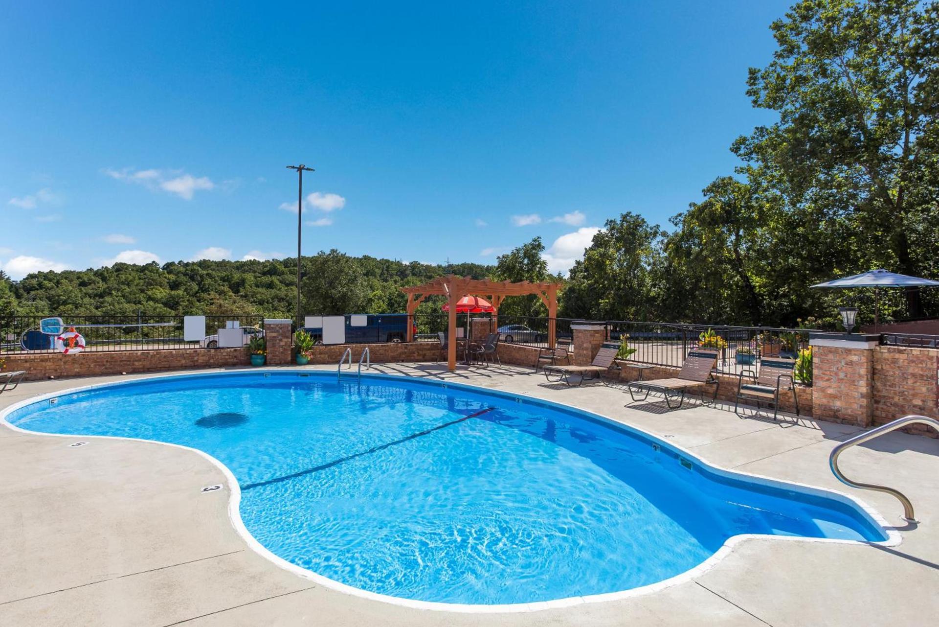 Rodeway Inn Branson, Brick House photo 23