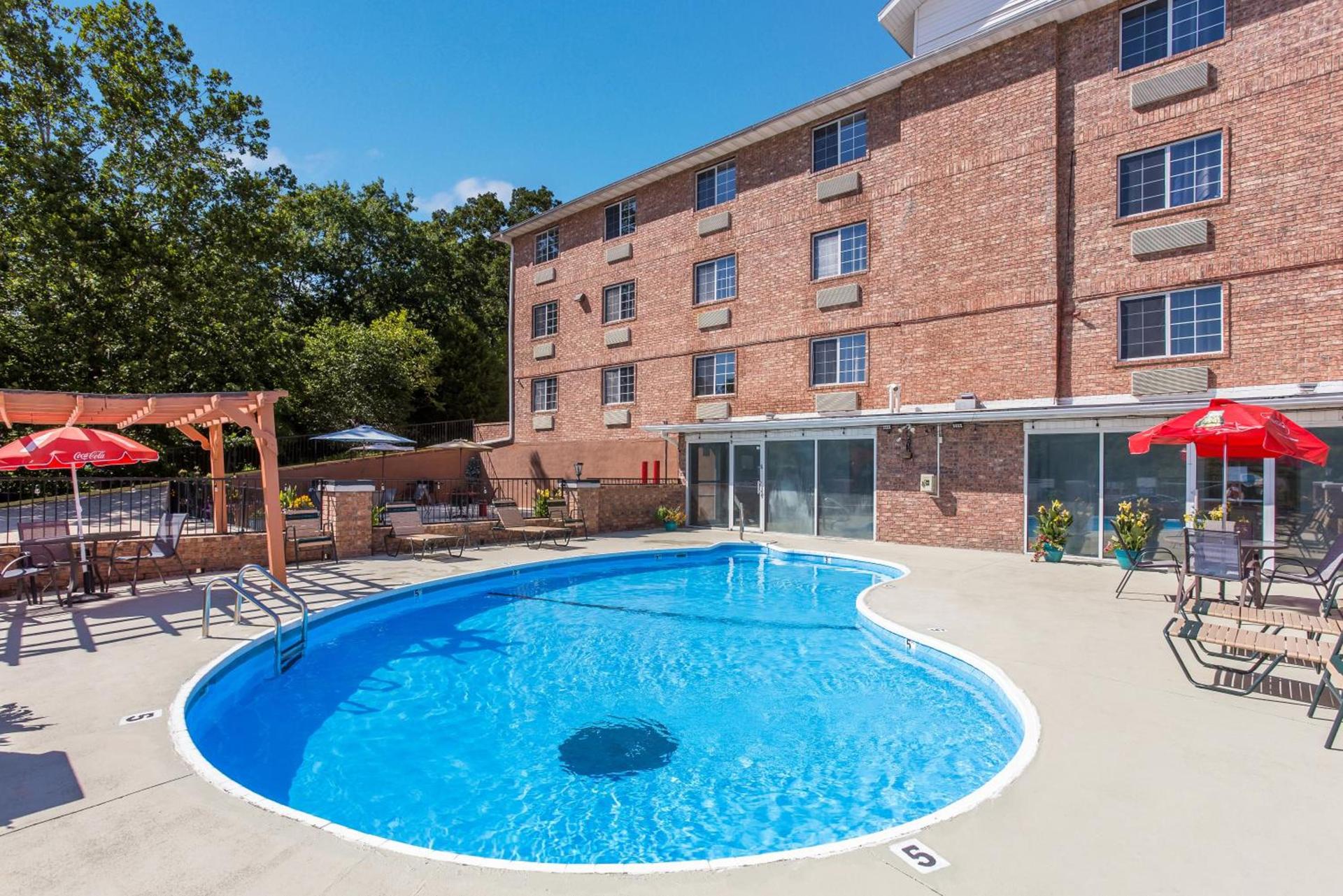 Rodeway Inn Branson, Brick House photo 22