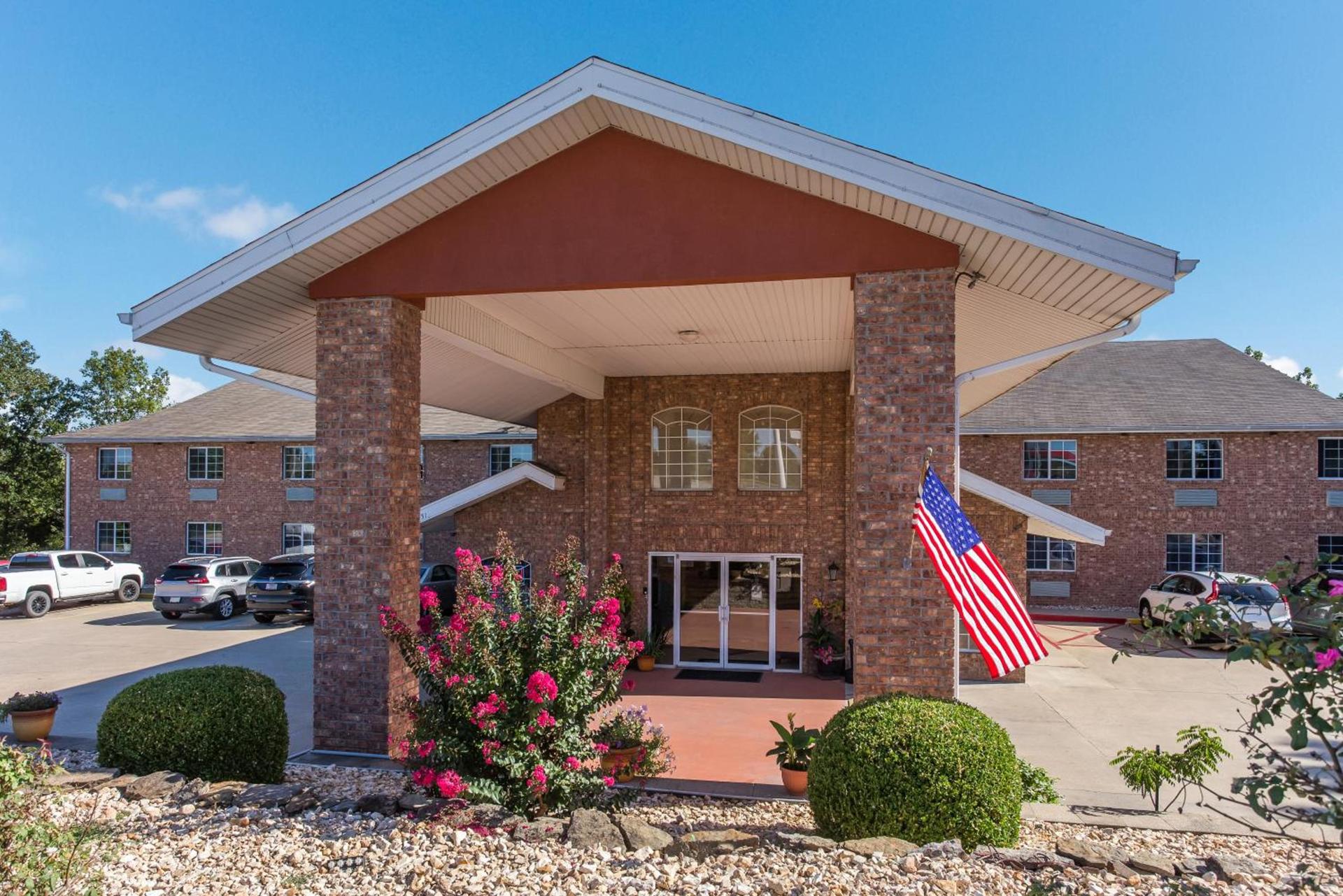 Rodeway Inn Branson, Brick House photo 21