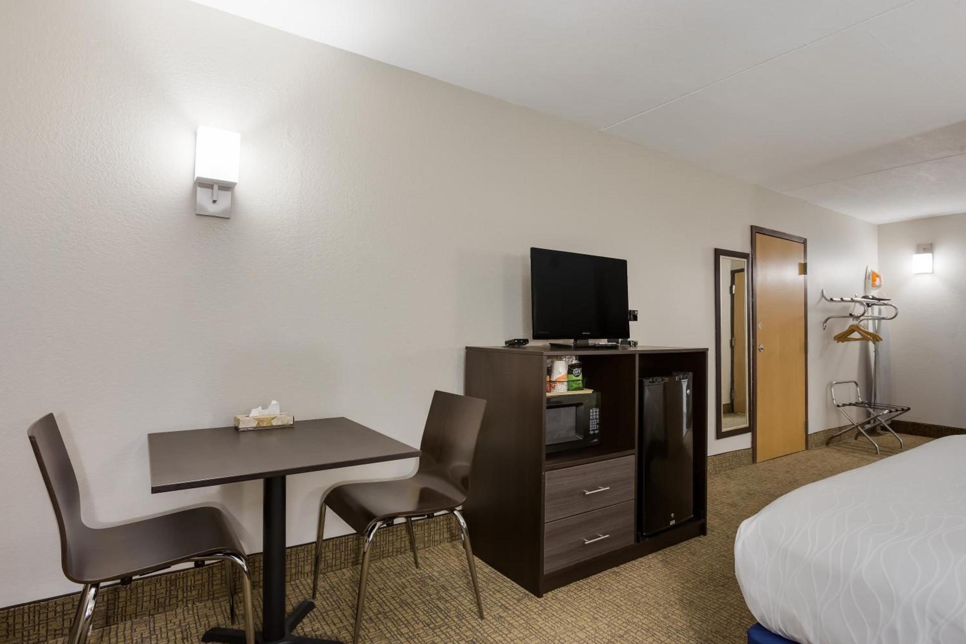 Rodeway Inn Branson, Brick House photo 28