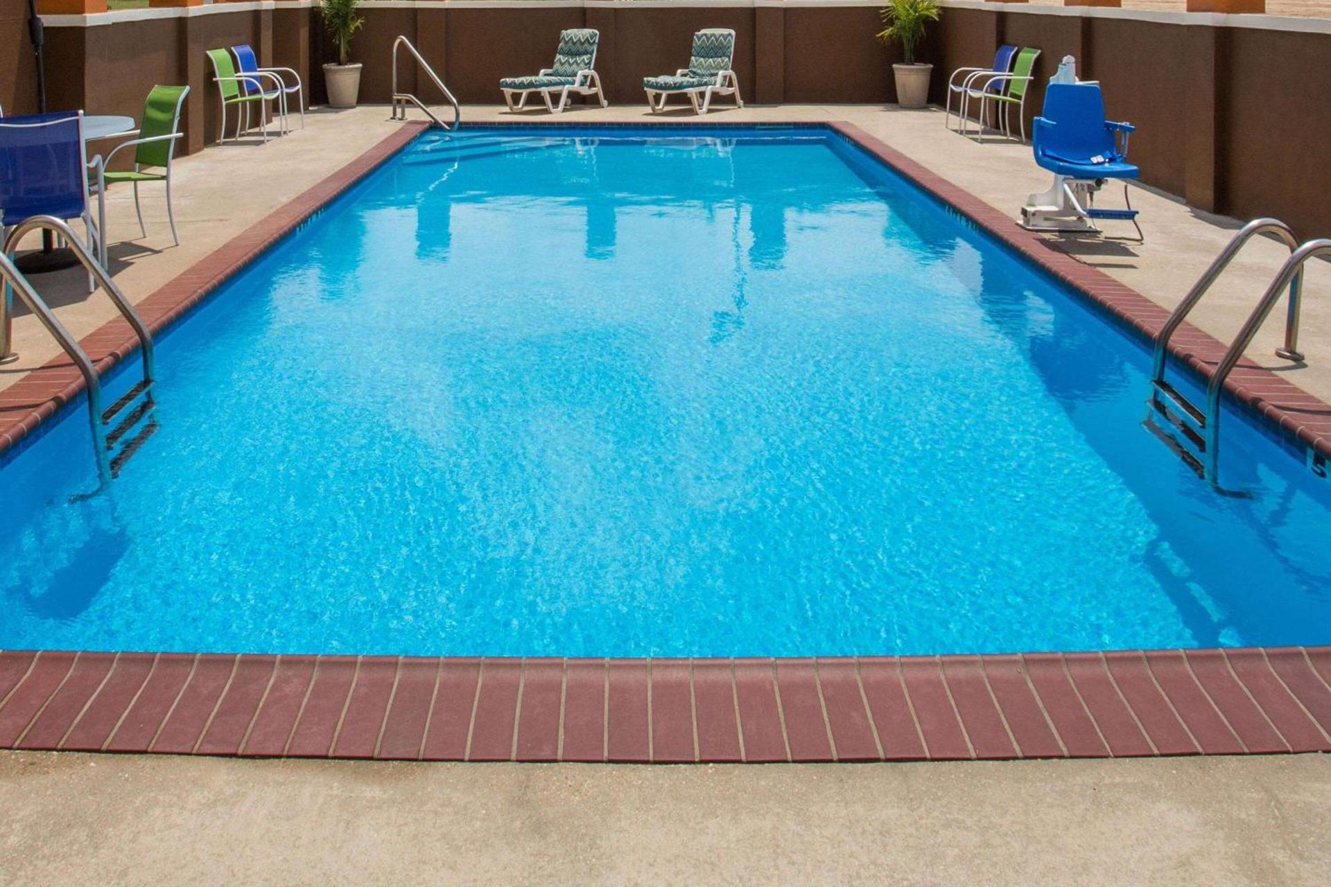 Days Inn & Suites by Wyndham Thibodaux photo 10