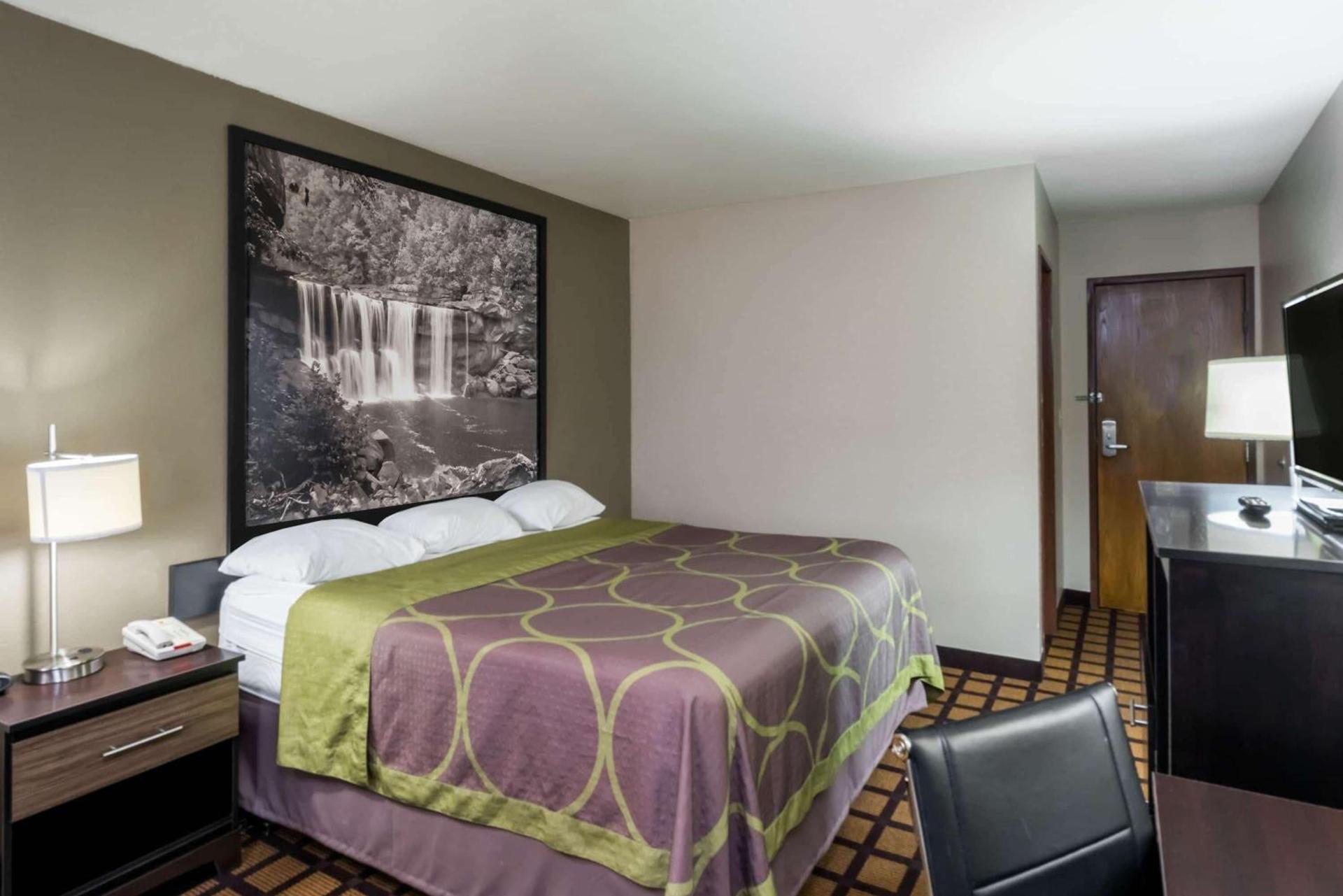 Super 8 by Wyndham Munfordville KY photo 11