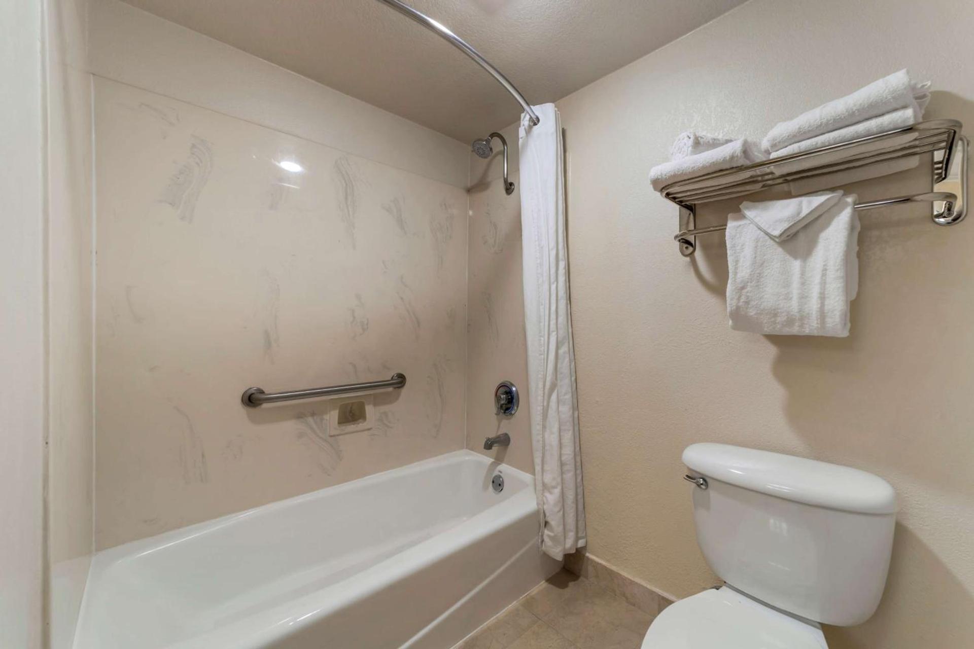 Best Western Plus Northwoods Inn photo 38