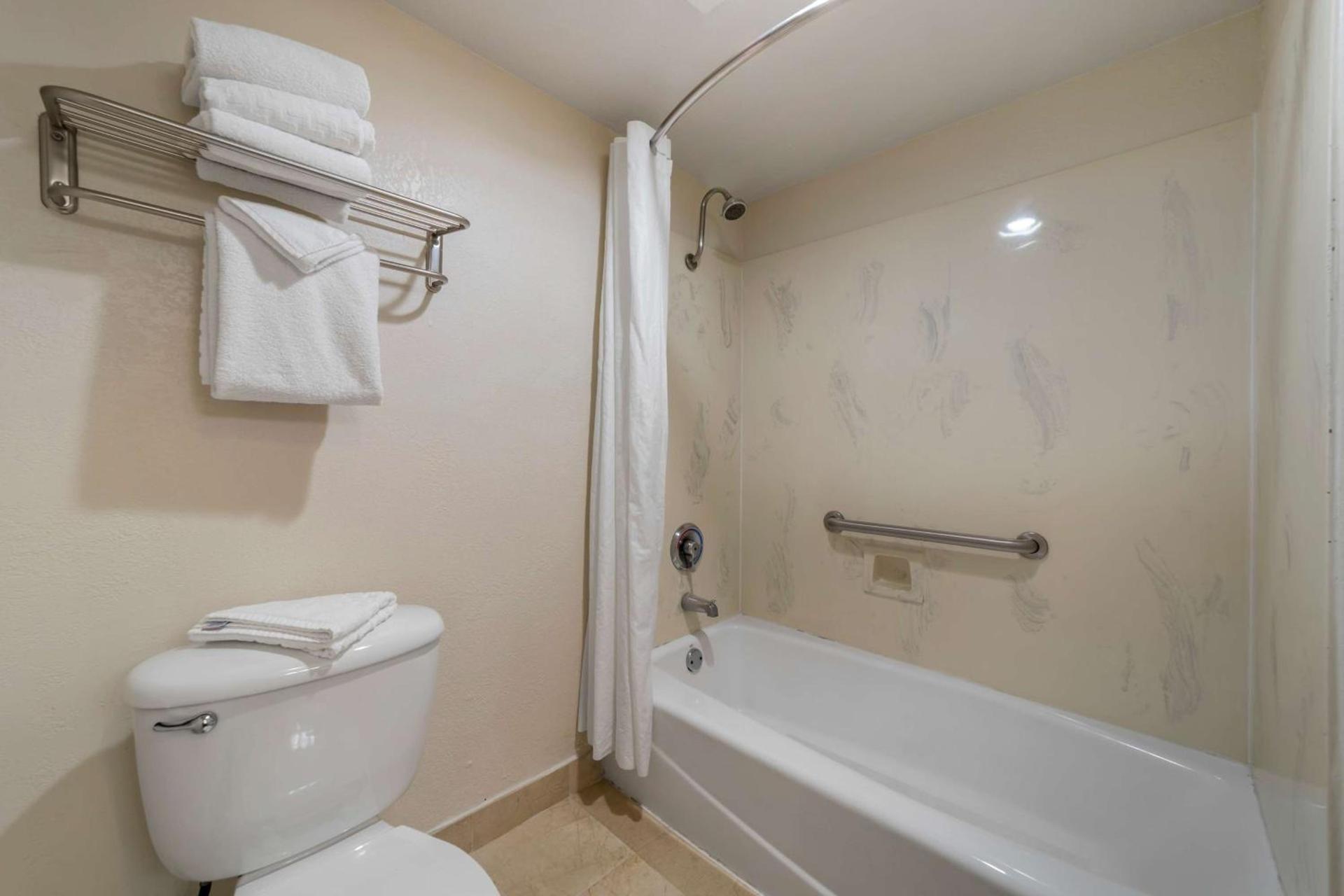 Best Western Plus Northwoods Inn photo 40