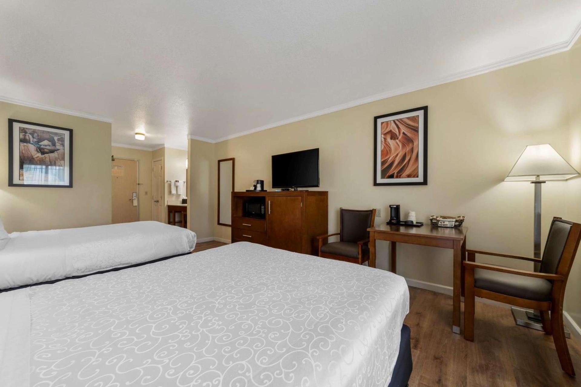 Best Western Plus Northwoods Inn photo 23