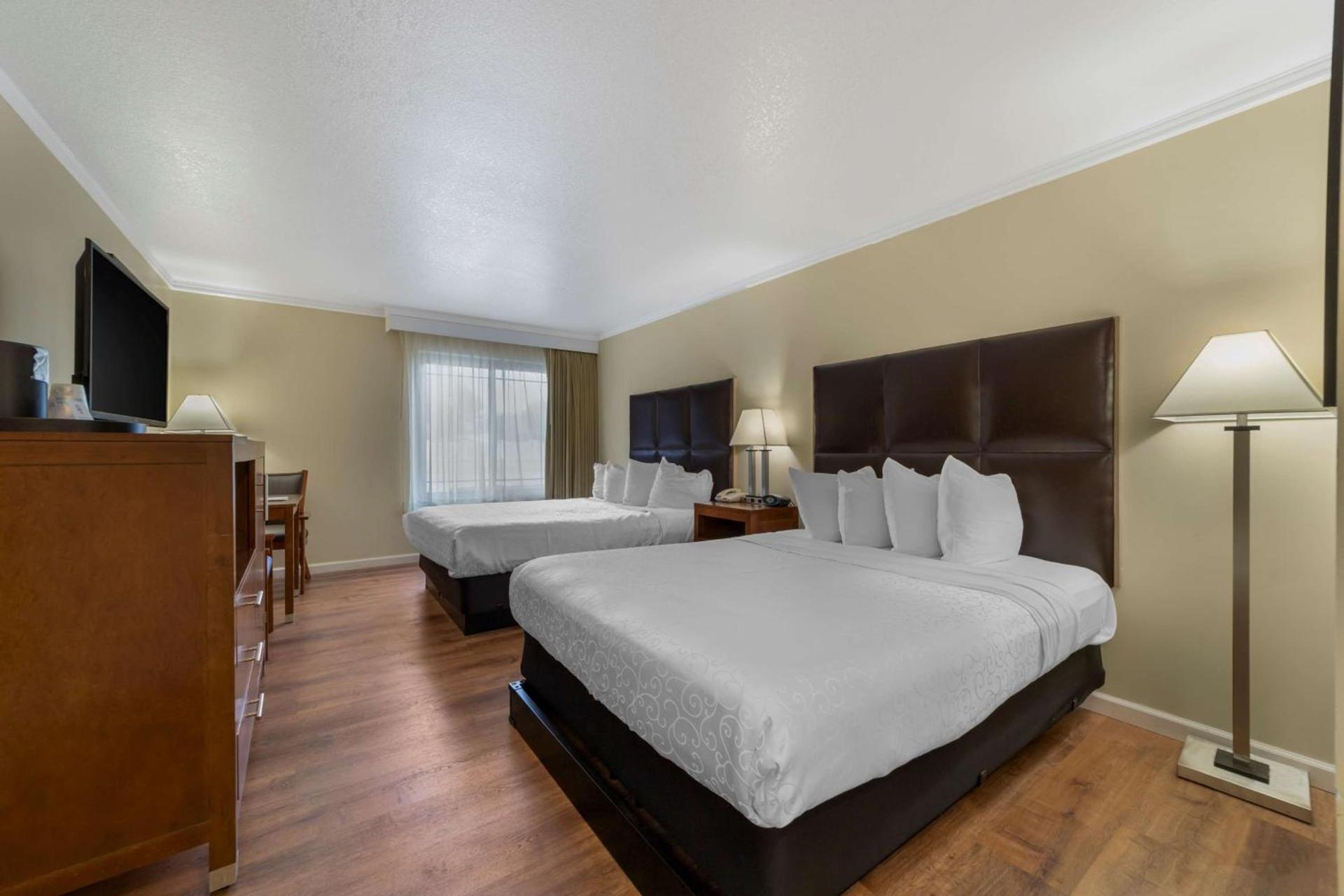 Best Western Plus Northwoods Inn photo 24