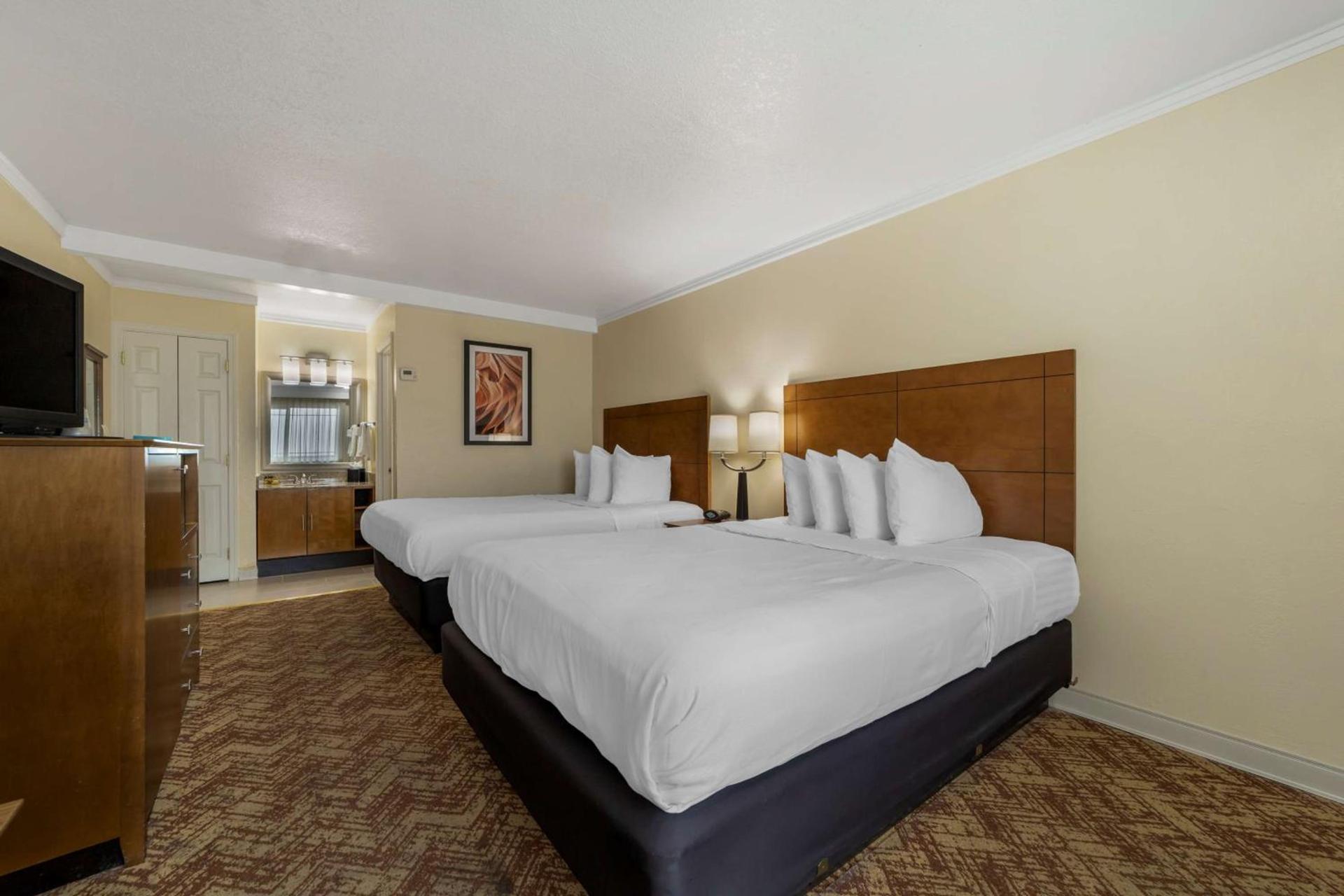 Best Western Plus Northwoods Inn photo 27