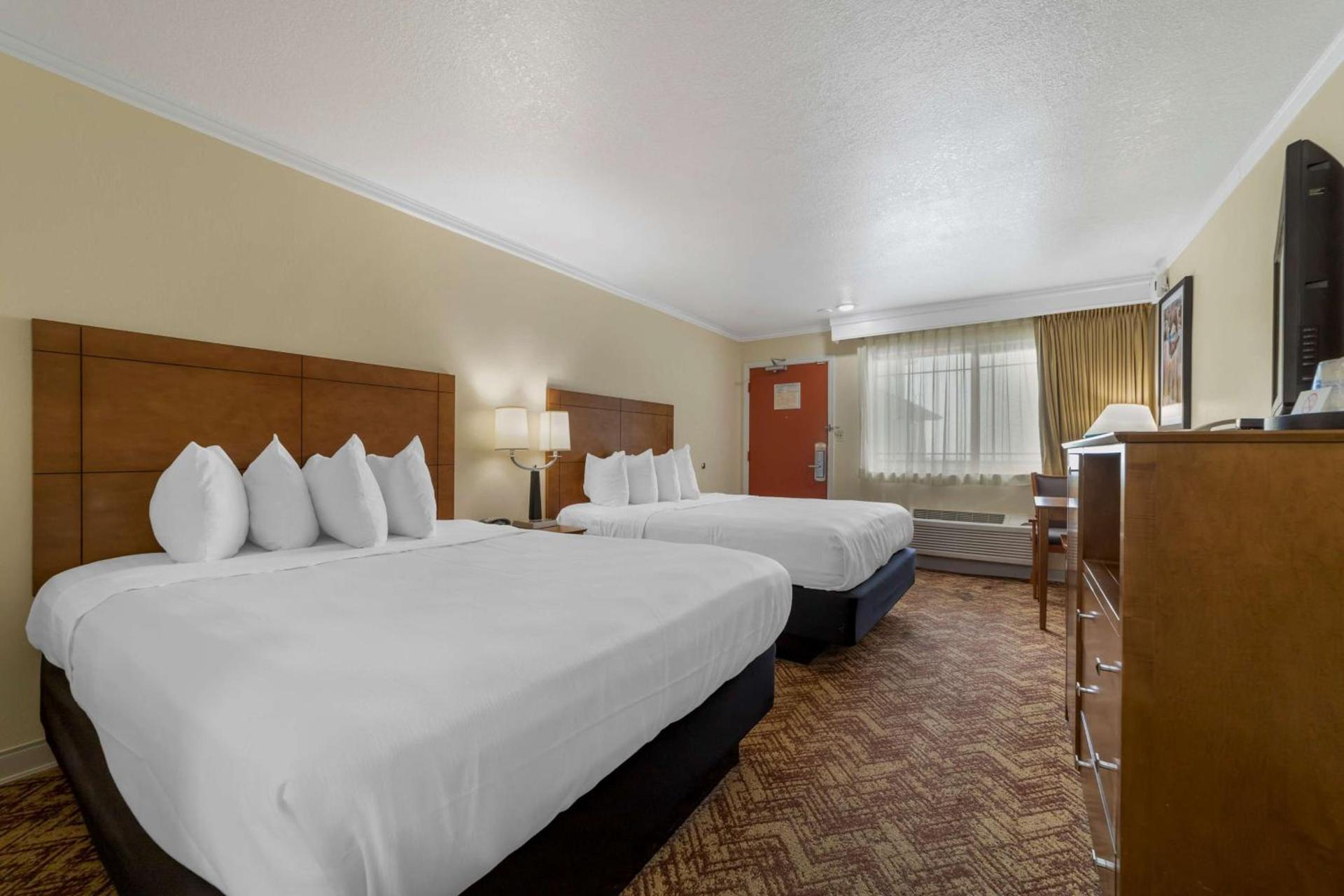 Best Western Plus Northwoods Inn photo 28