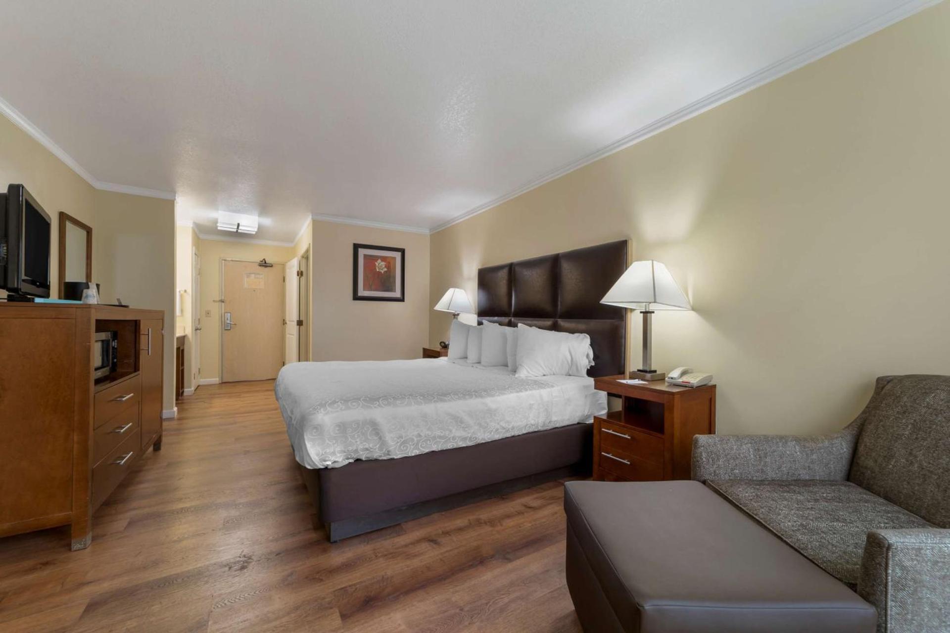 Best Western Plus Northwoods Inn photo 30