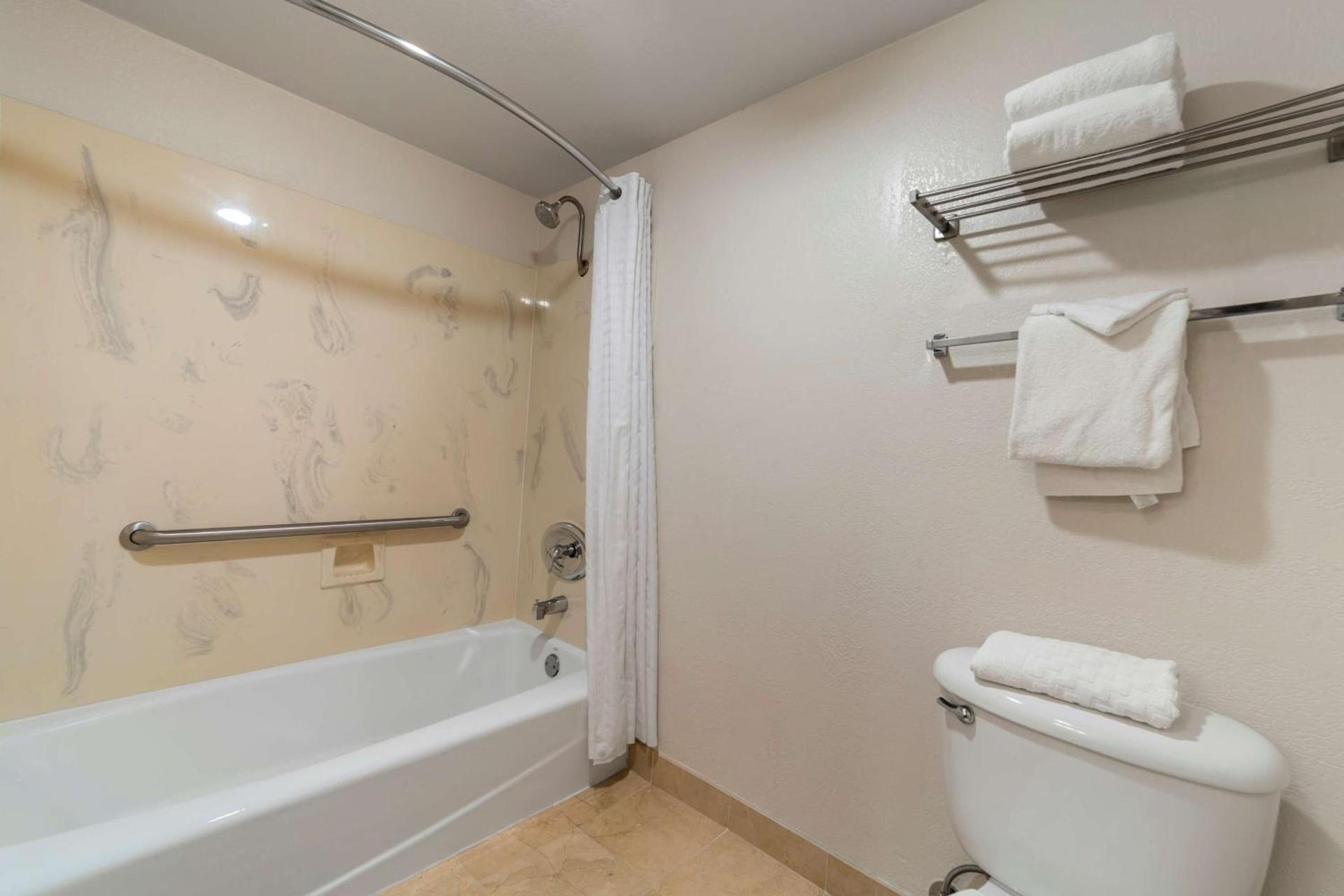 Best Western Plus Northwoods Inn photo 44