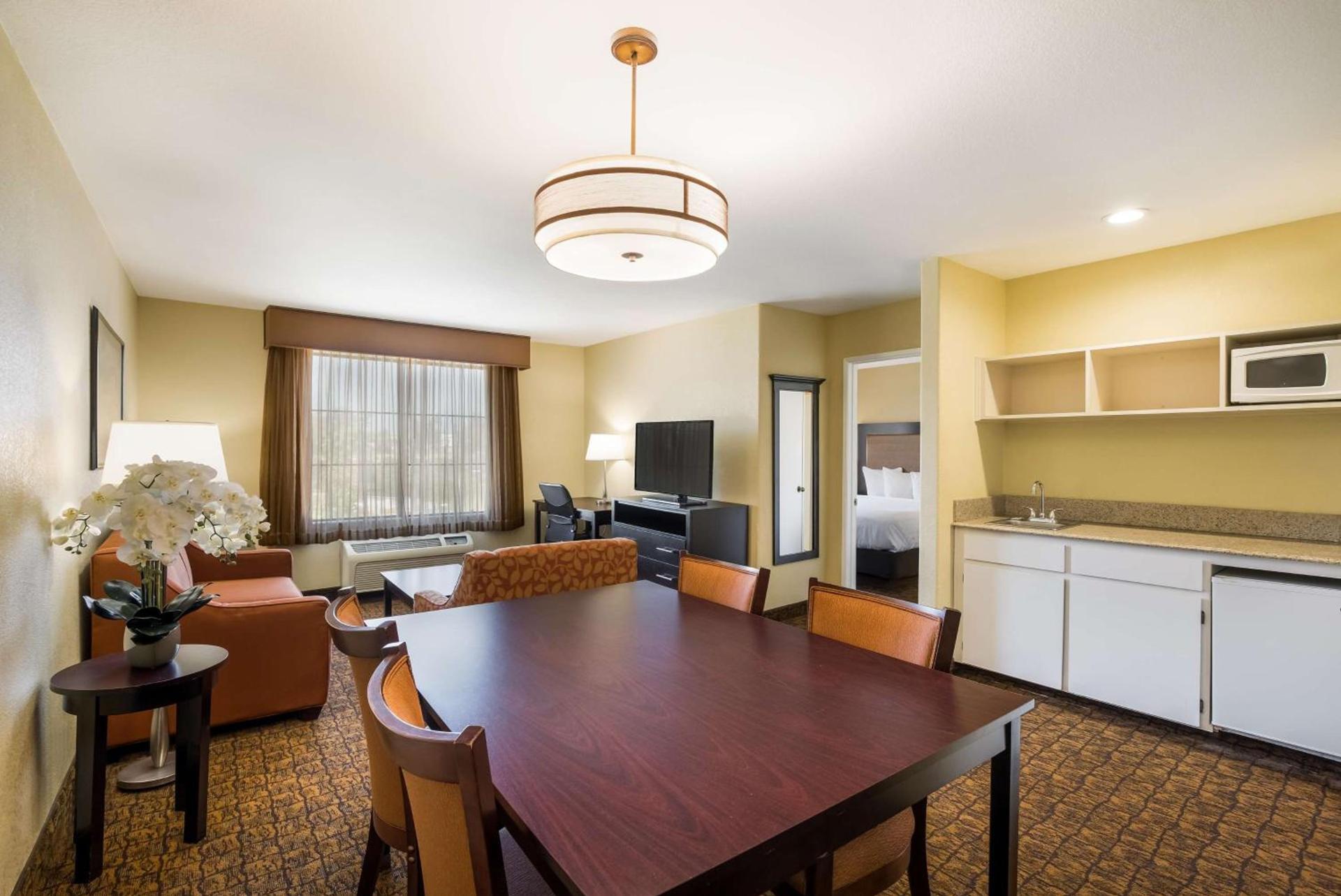 Best Western Escondido Hotel photo 9
