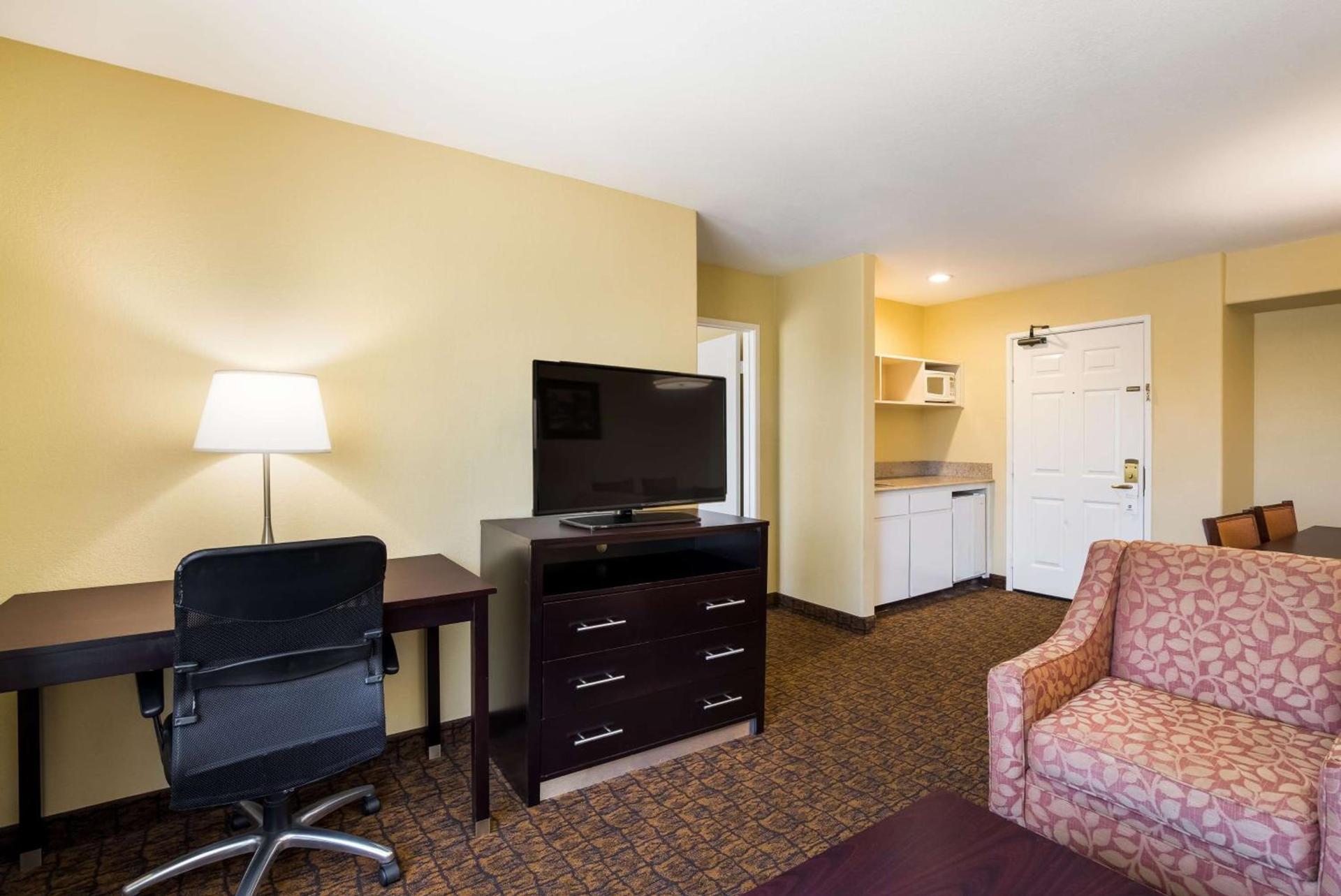 Best Western Escondido Hotel photo 10
