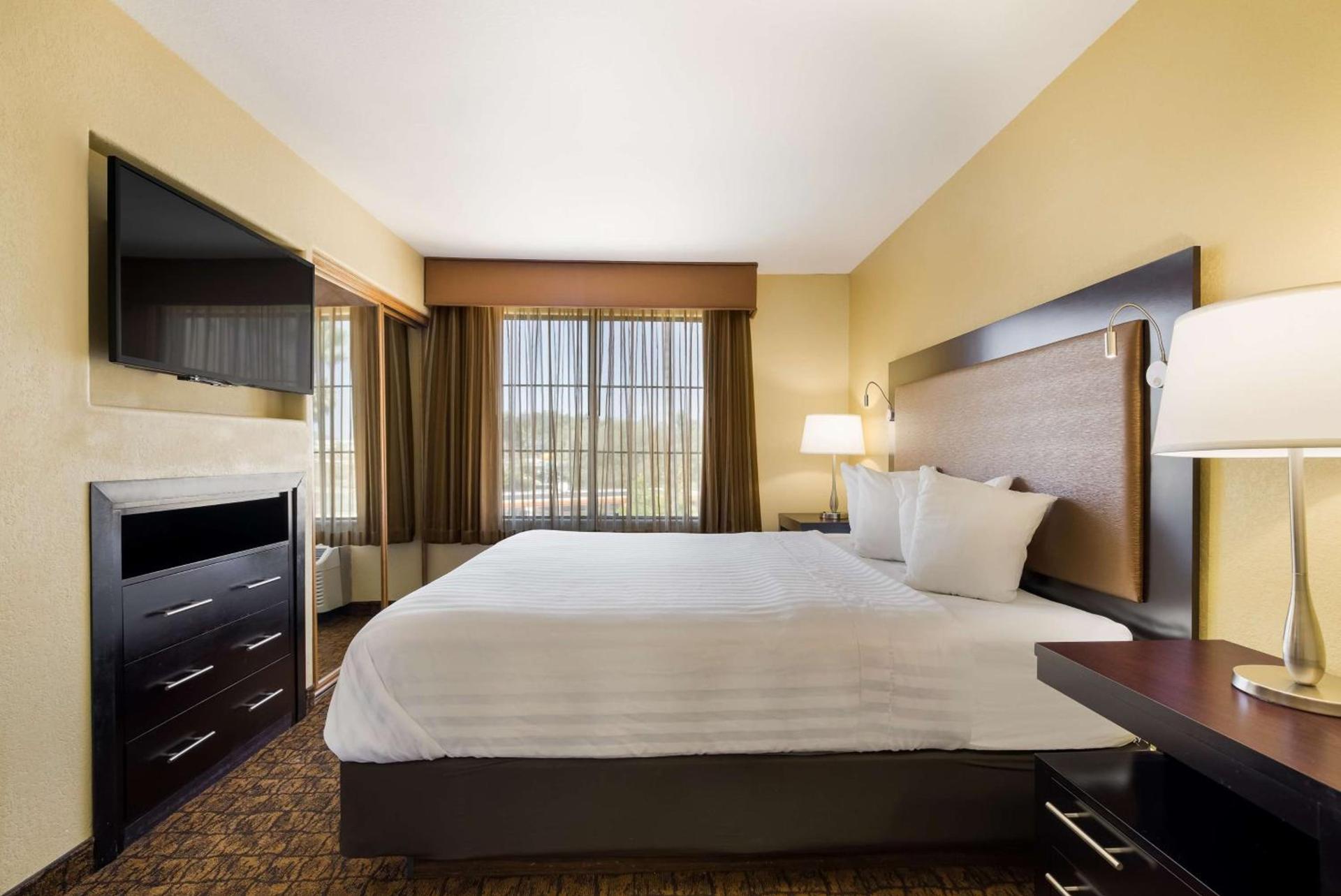 Best Western Escondido Hotel photo 4