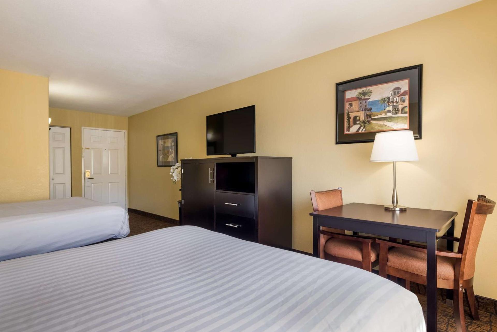 Best Western Escondido Hotel photo 11