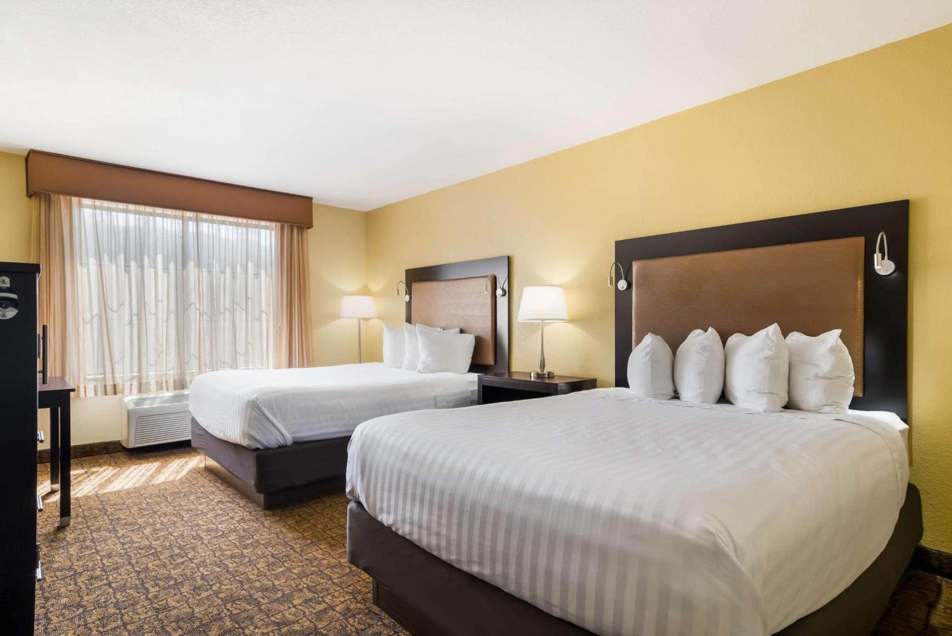 Best Western Escondido Hotel photo 12
