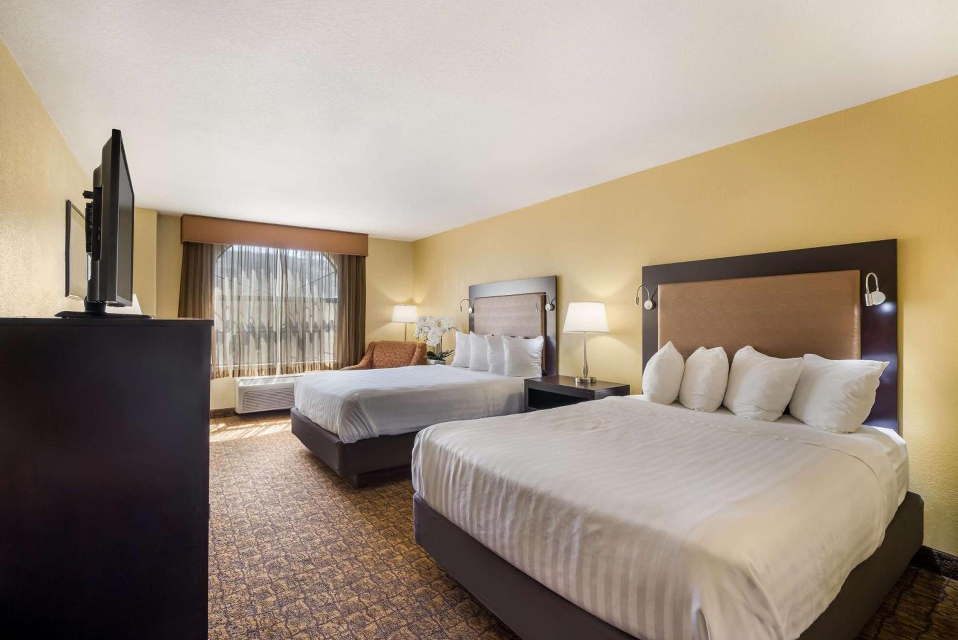 Best Western Escondido Hotel photo 13