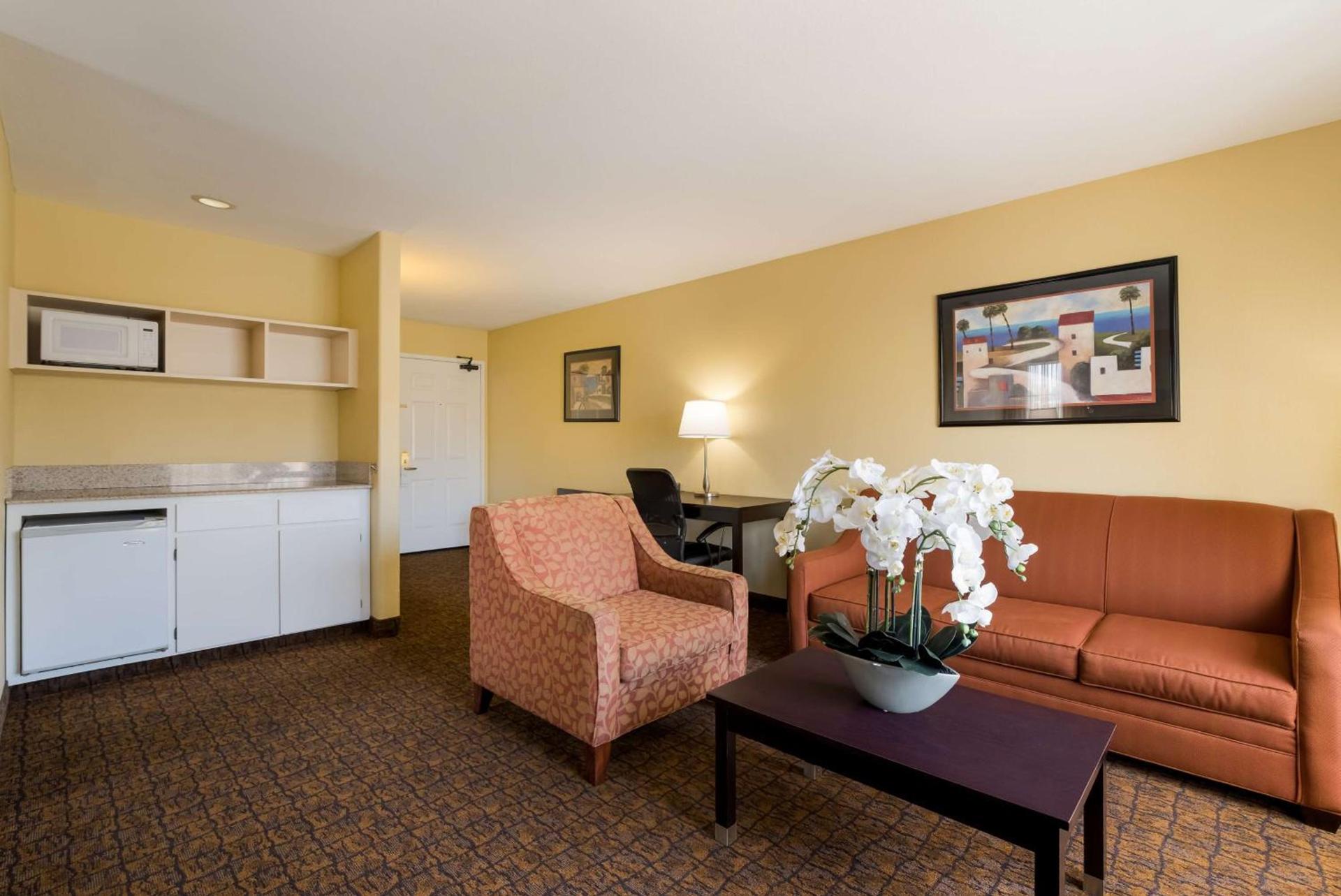 Best Western Escondido Hotel photo 17