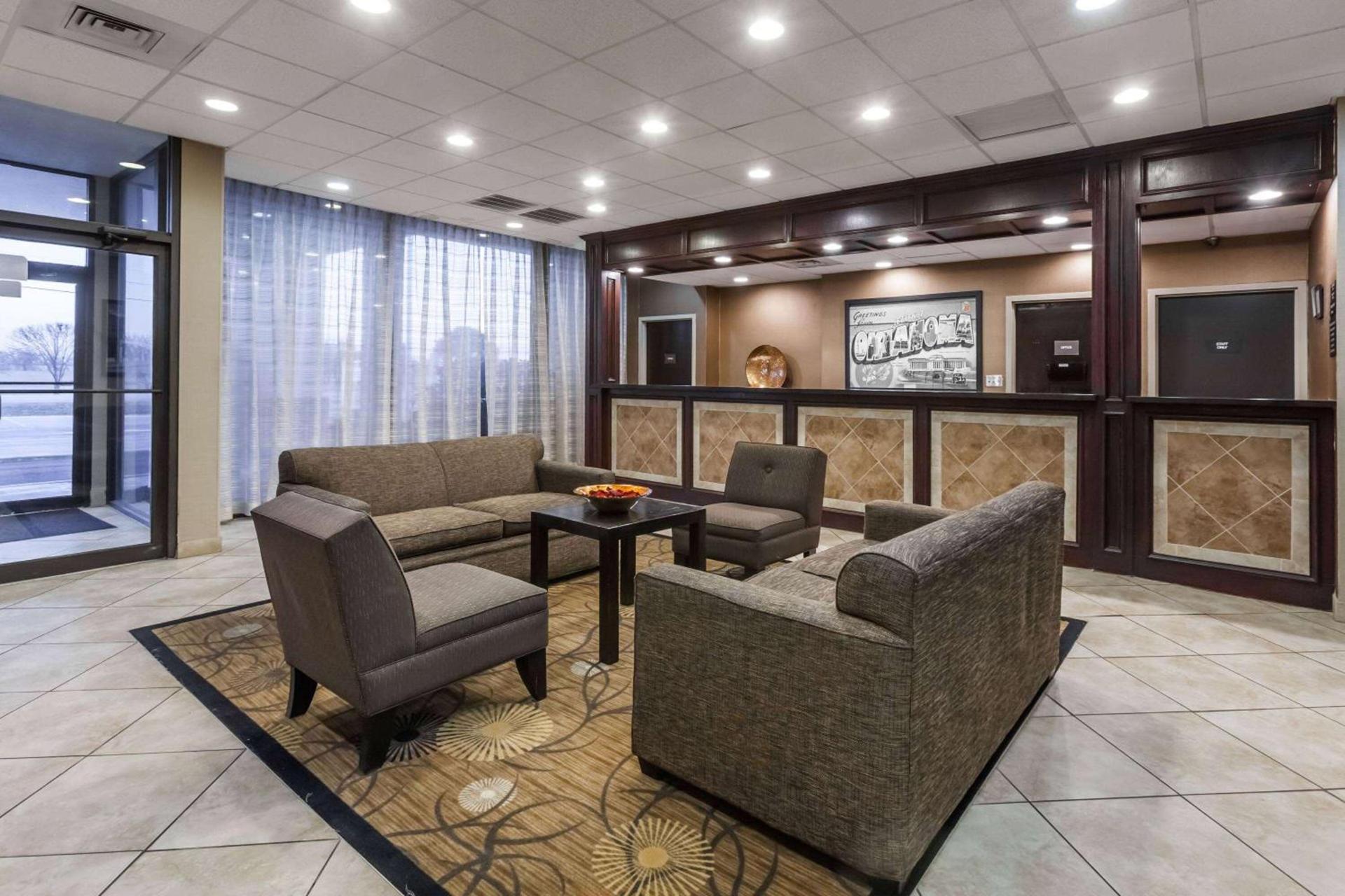 Super 8 by Wyndham Atoka photo 6