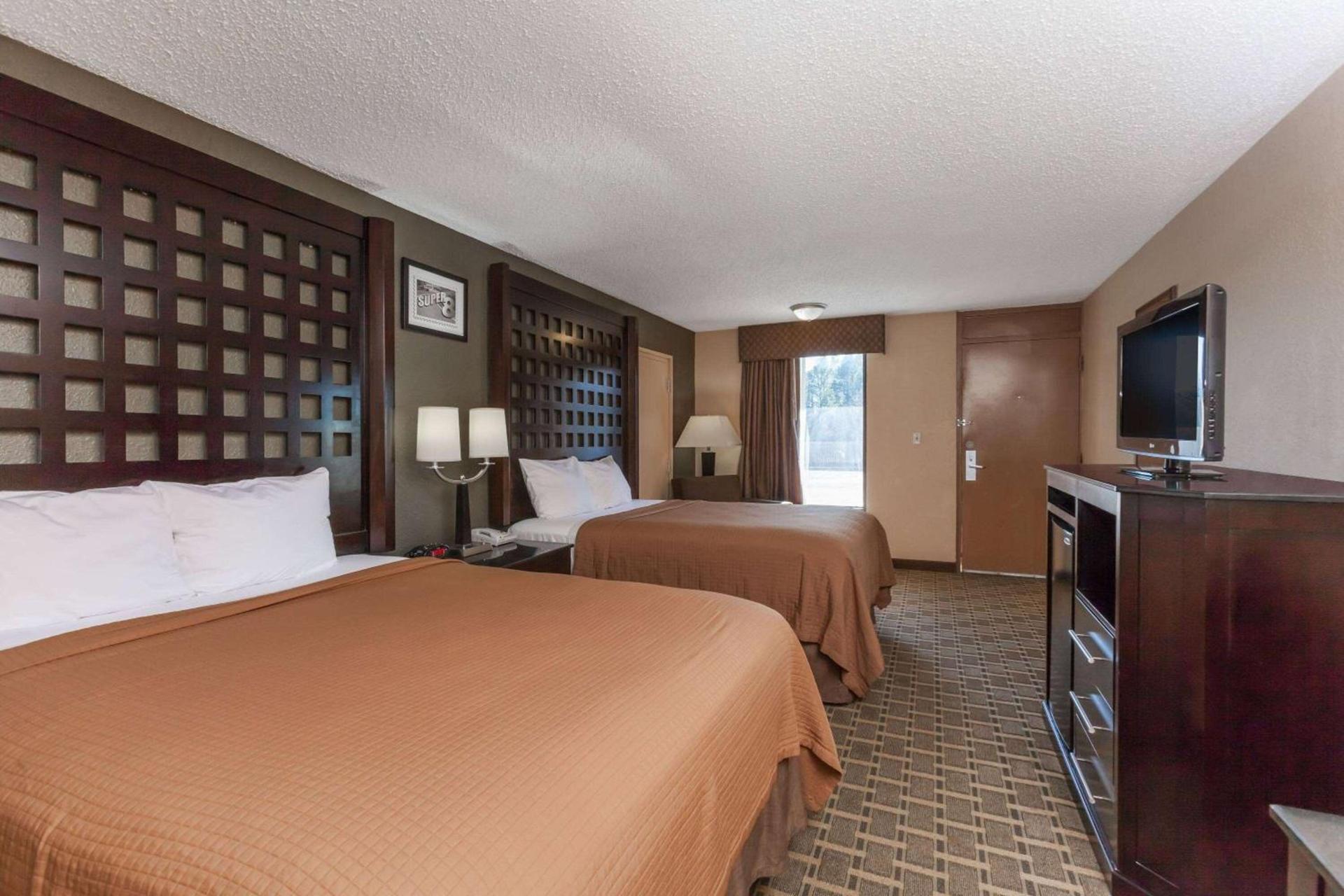 Super 8 by Wyndham Atoka photo 9
