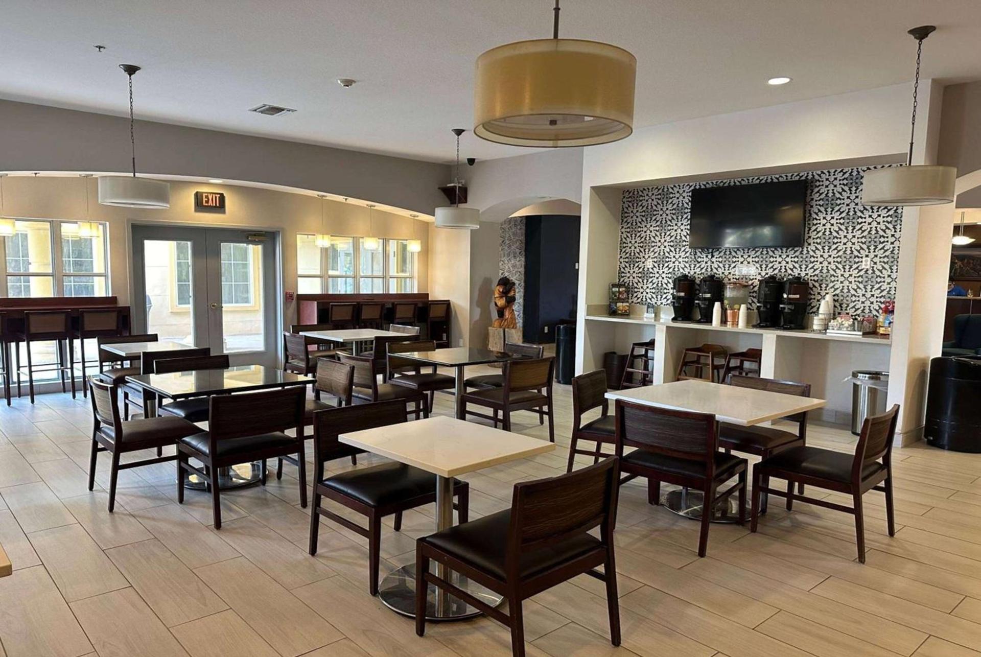 La Quinta Inn & Suites by Wyndham Albuquerque Midtown photo 15