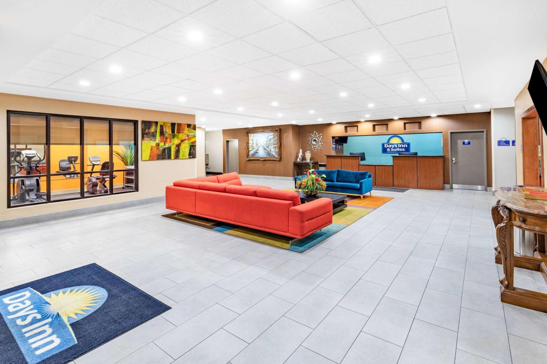 Days Inn & Suites by Wyndham San Antonio near Frost Bank Center photo 4