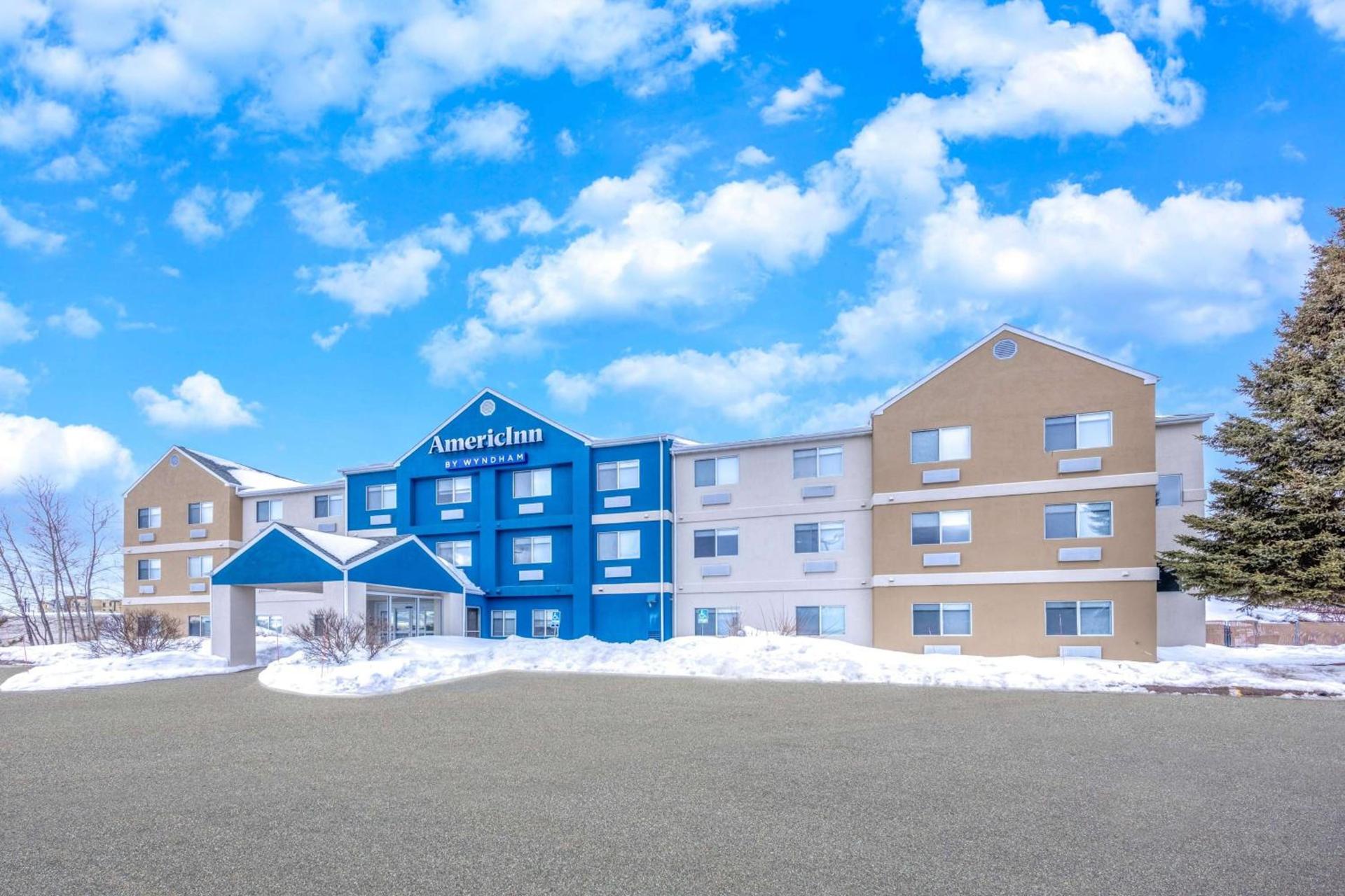 AmericInn by Wyndham Duluth photo 2
