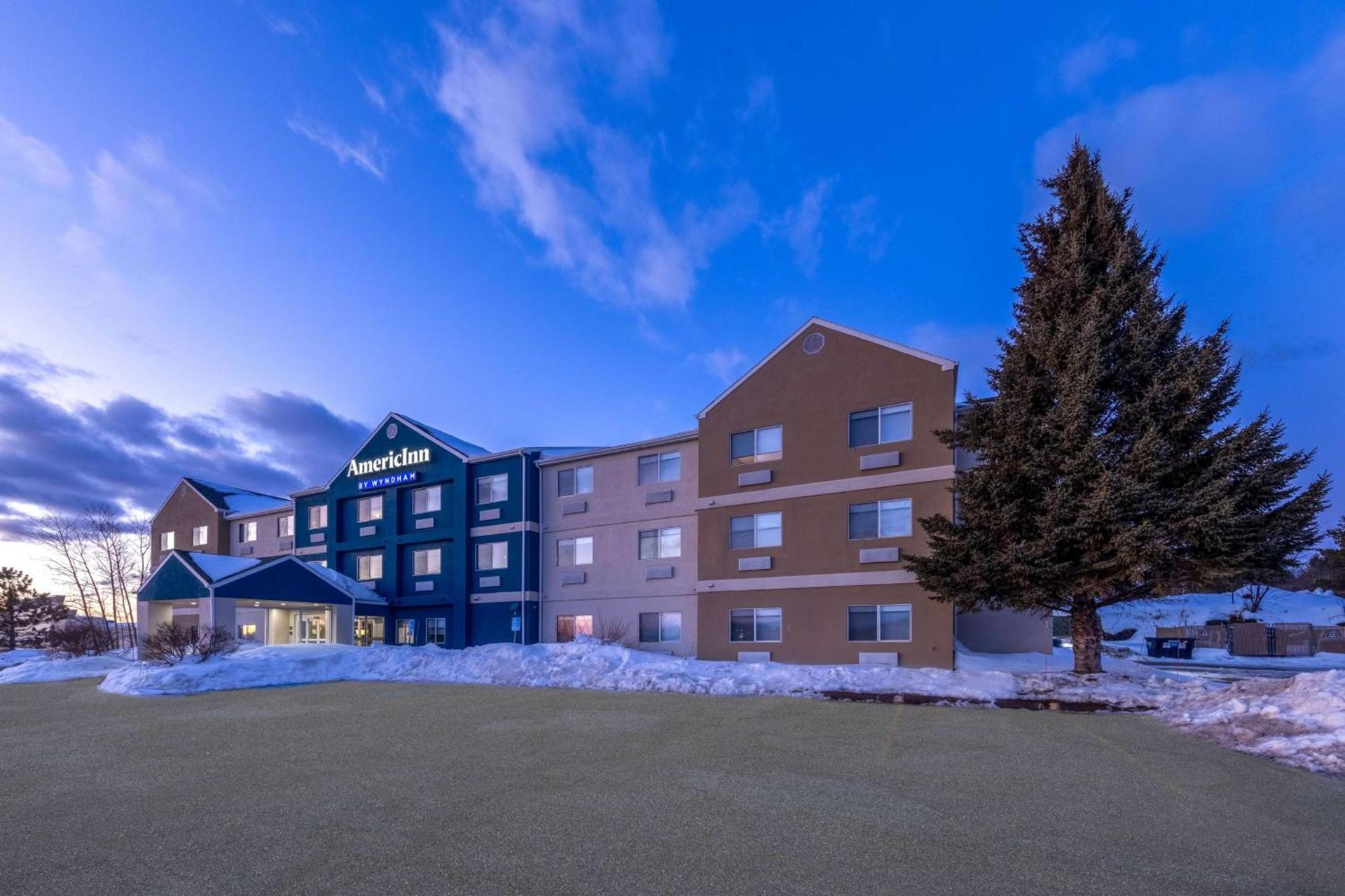 AmericInn by Wyndham Duluth photo 4