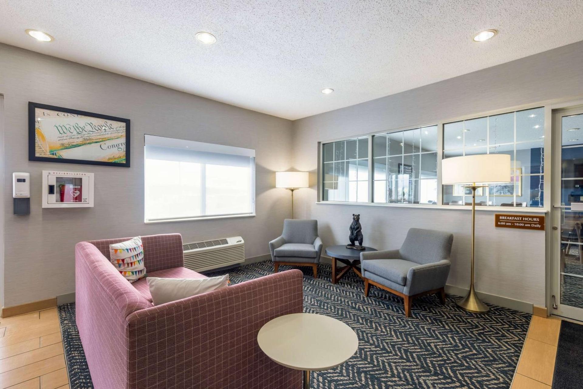 AmericInn by Wyndham Duluth photo 7