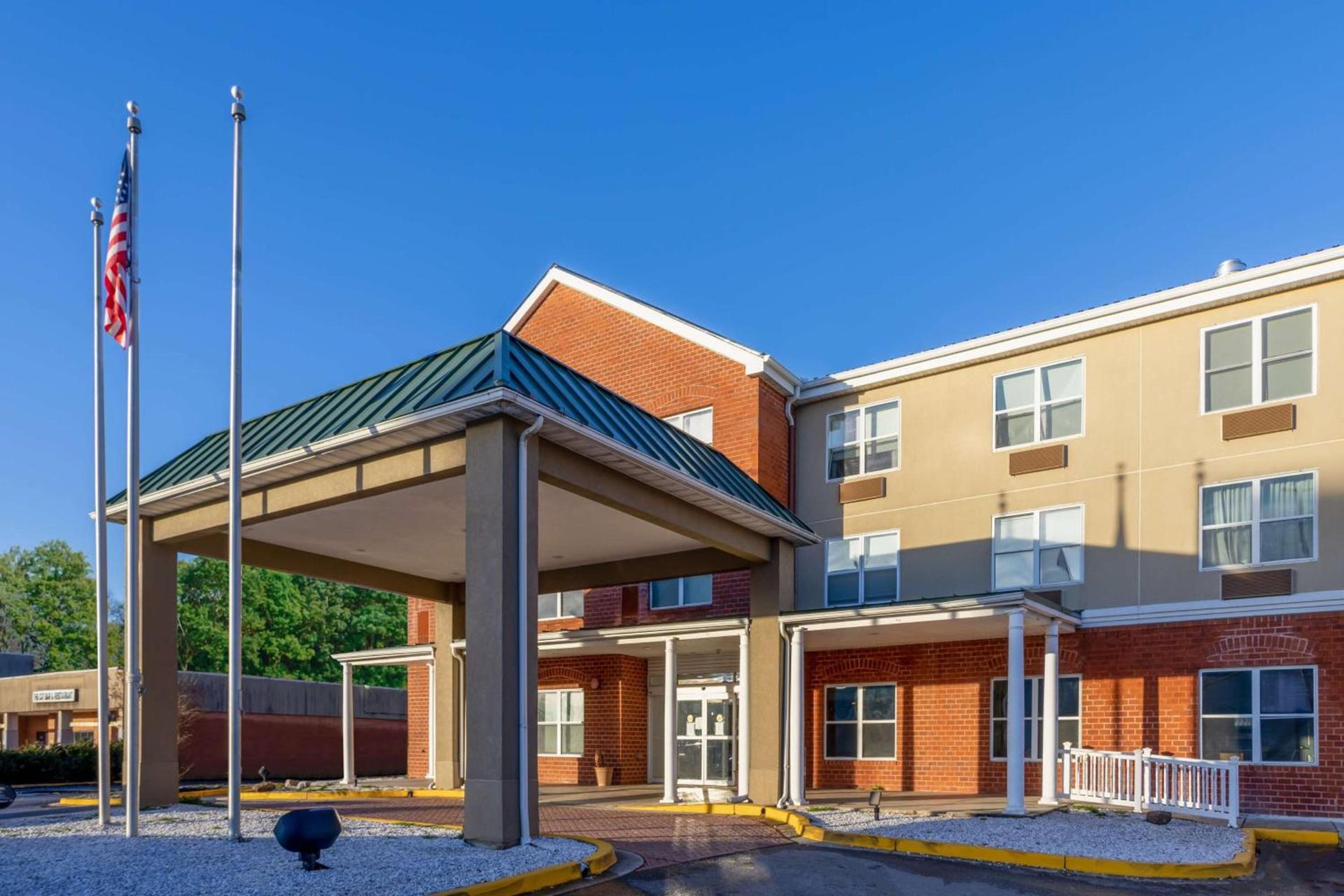Wingate by Wyndham Waldorf - Washington DC Area photo 3