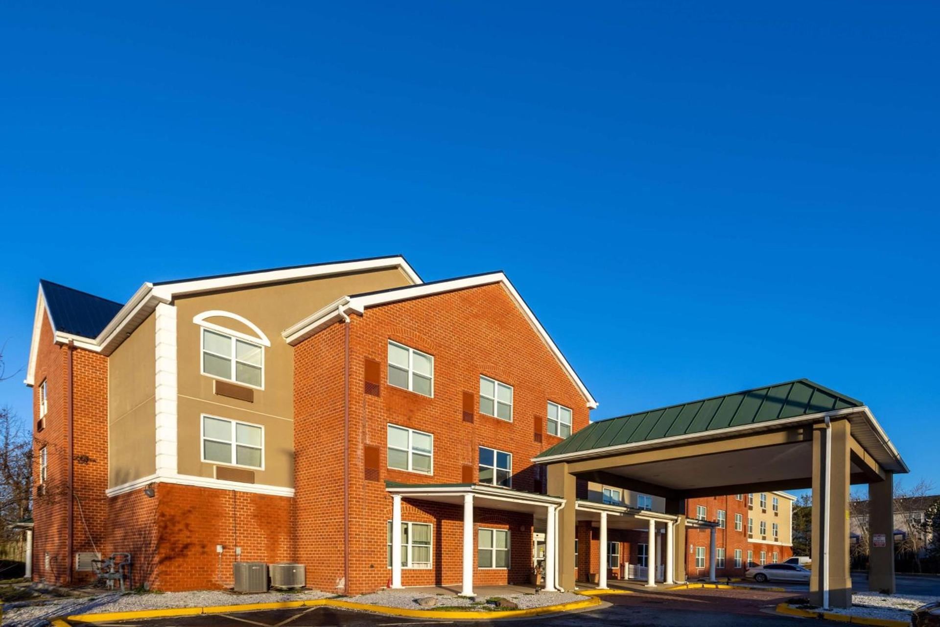 Wingate by Wyndham Waldorf - Washington DC Area photo 2