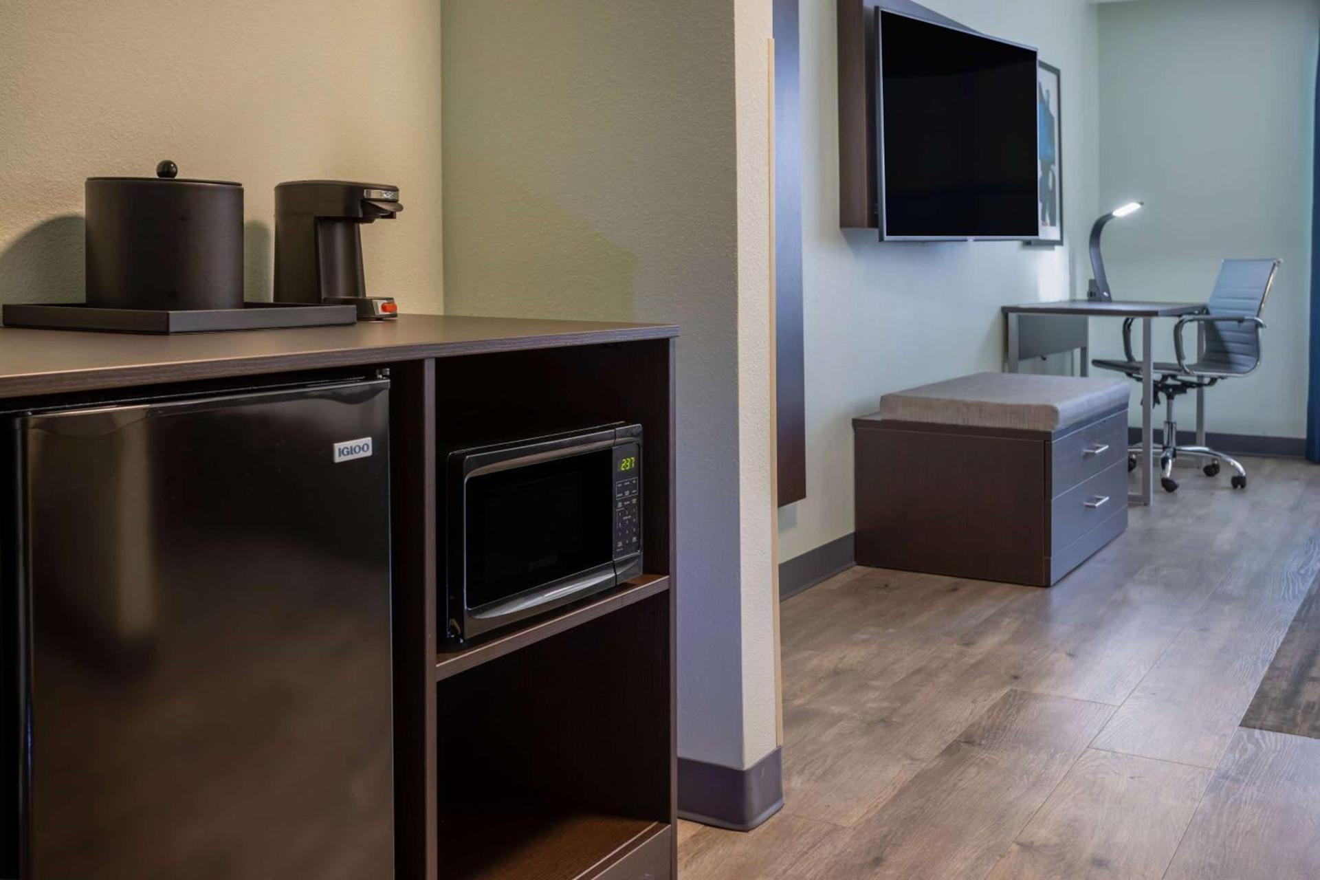 Wingate by Wyndham Waldorf - Washington DC Area photo 30