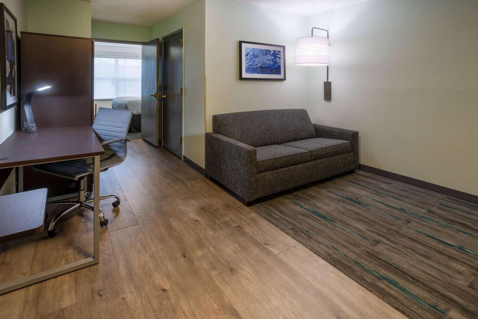 Wingate by Wyndham Waldorf - Washington DC Area photo 38