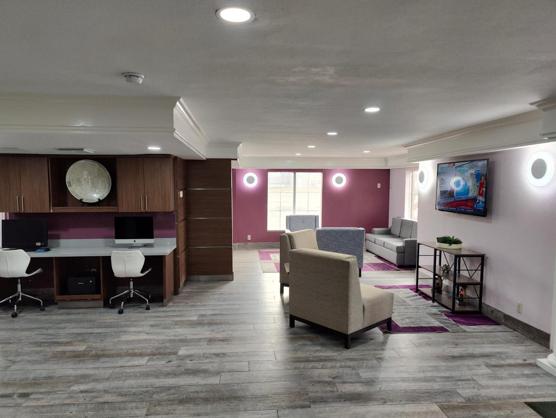 La Quinta Inn by Wyndham Kansas City Lenexa photo 37