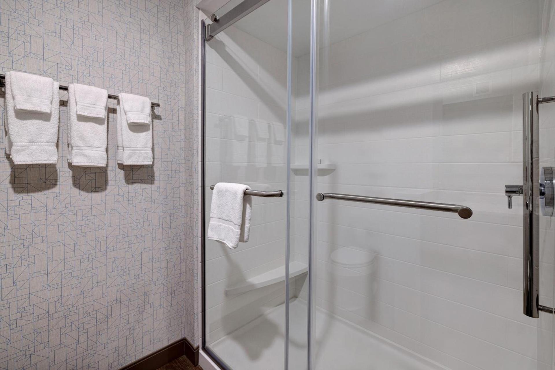 Holiday Inn Express & Suites - Ann Arbor - University South by IHG photo 8